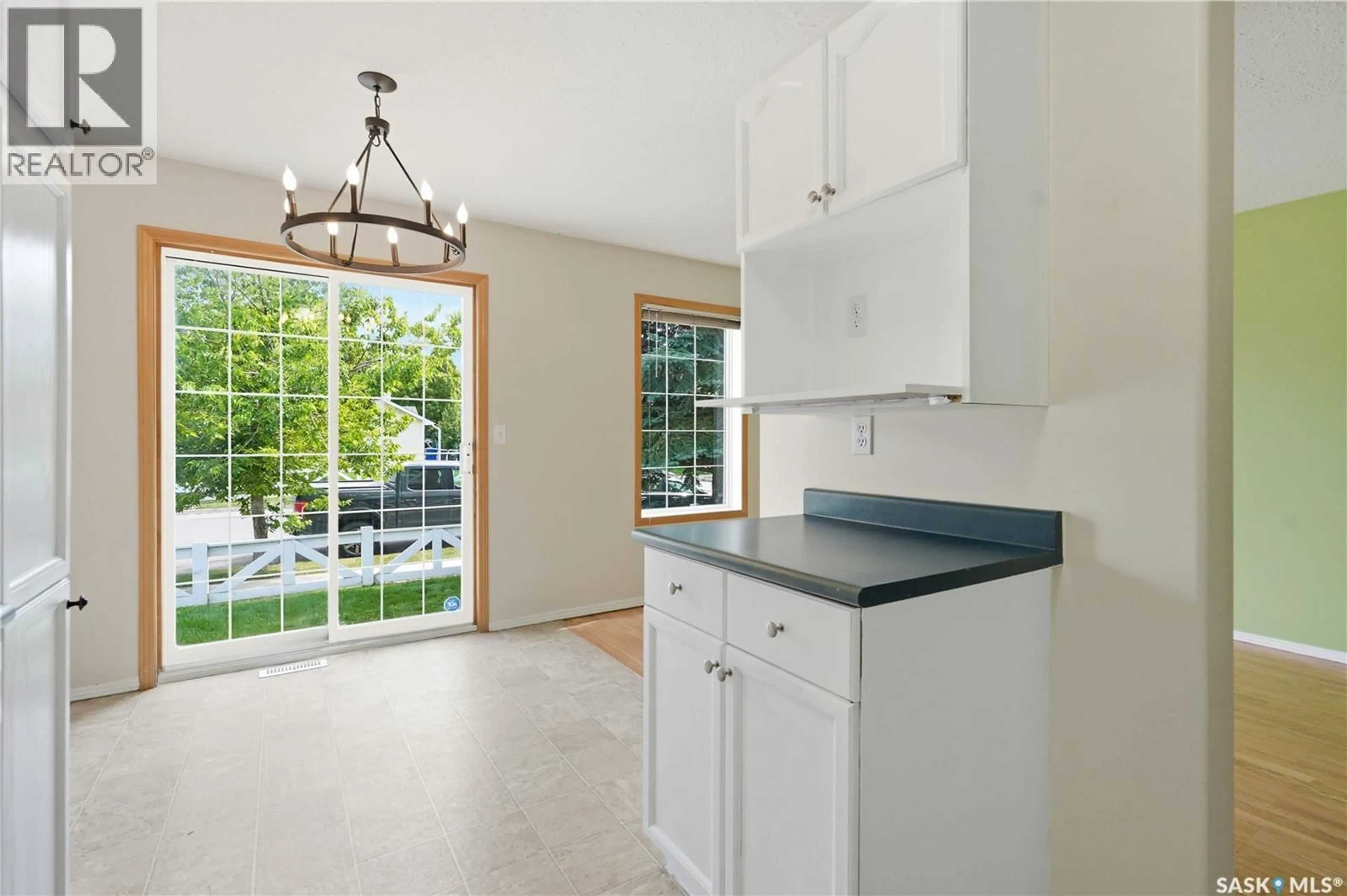 Open concept kitchen, ceramic/tile floor for 2 110 KEEVIL CRESCENT, Saskatoon Saskatchewan S7N4N8