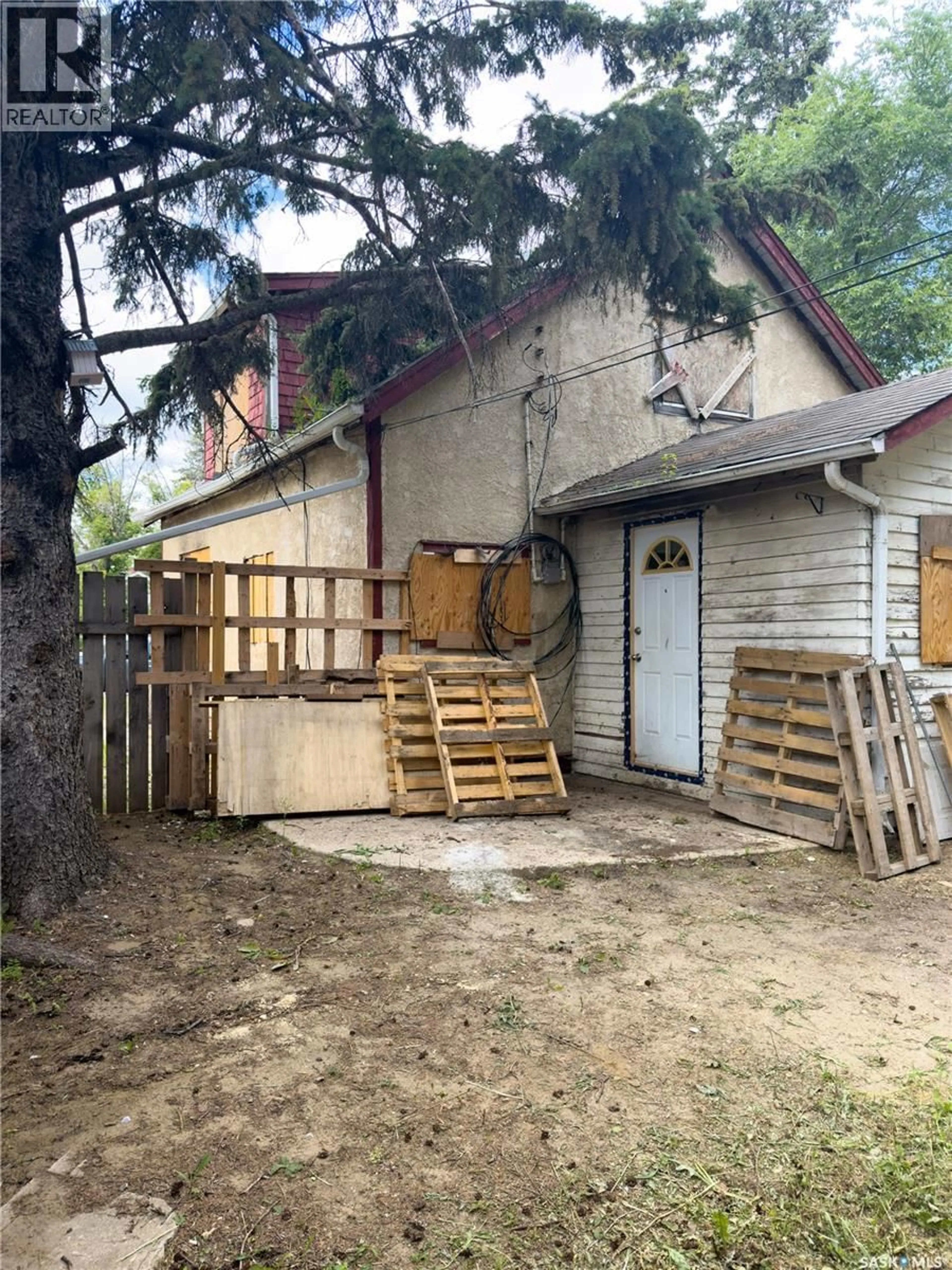 Shed for 1672 101ST STREET, North Battleford Saskatchewan S9A1A6