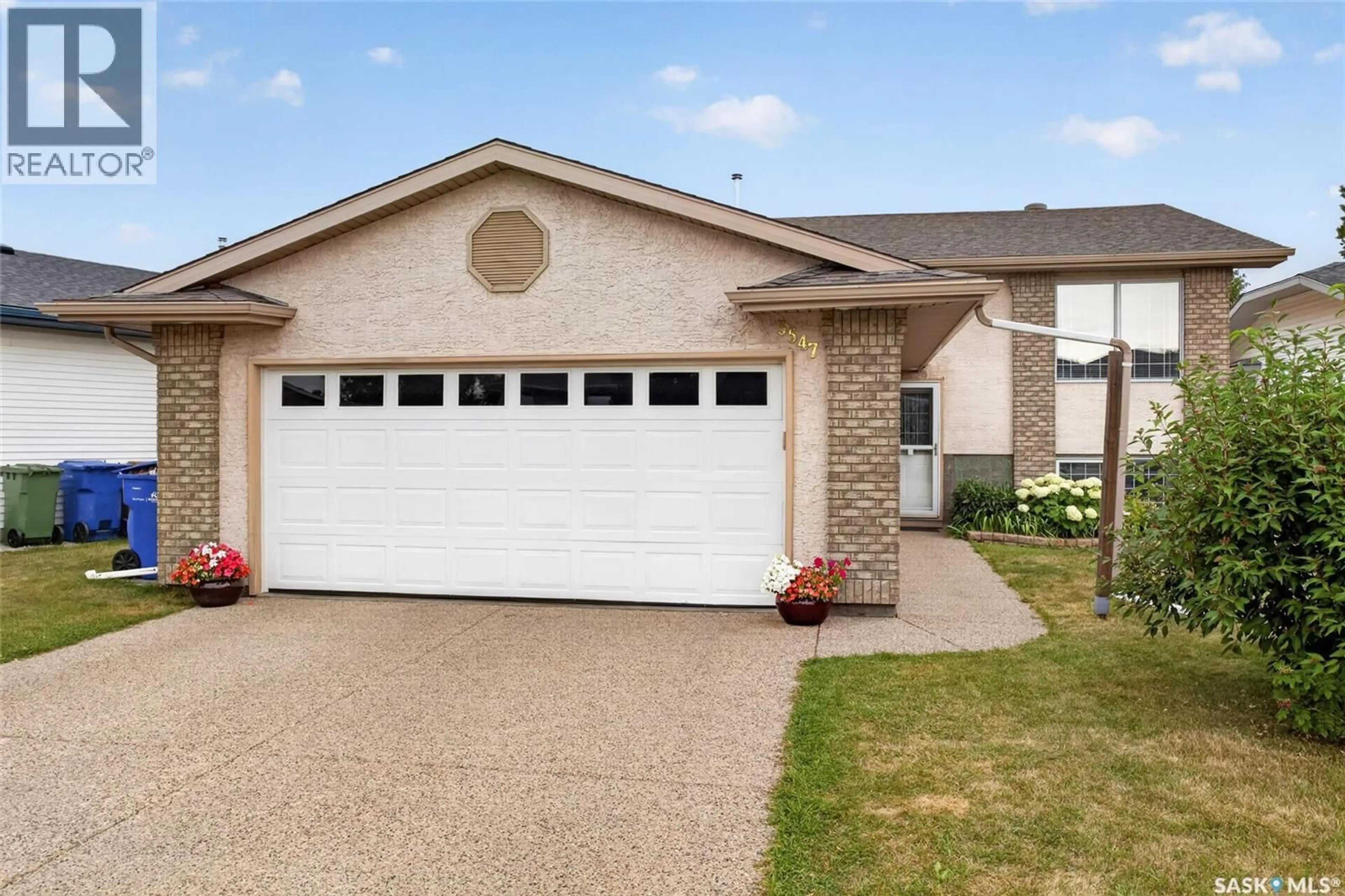 Home with vinyl exterior material, street for 3547 HAZEL GROVE, Regina Saskatchewan S4V2S7