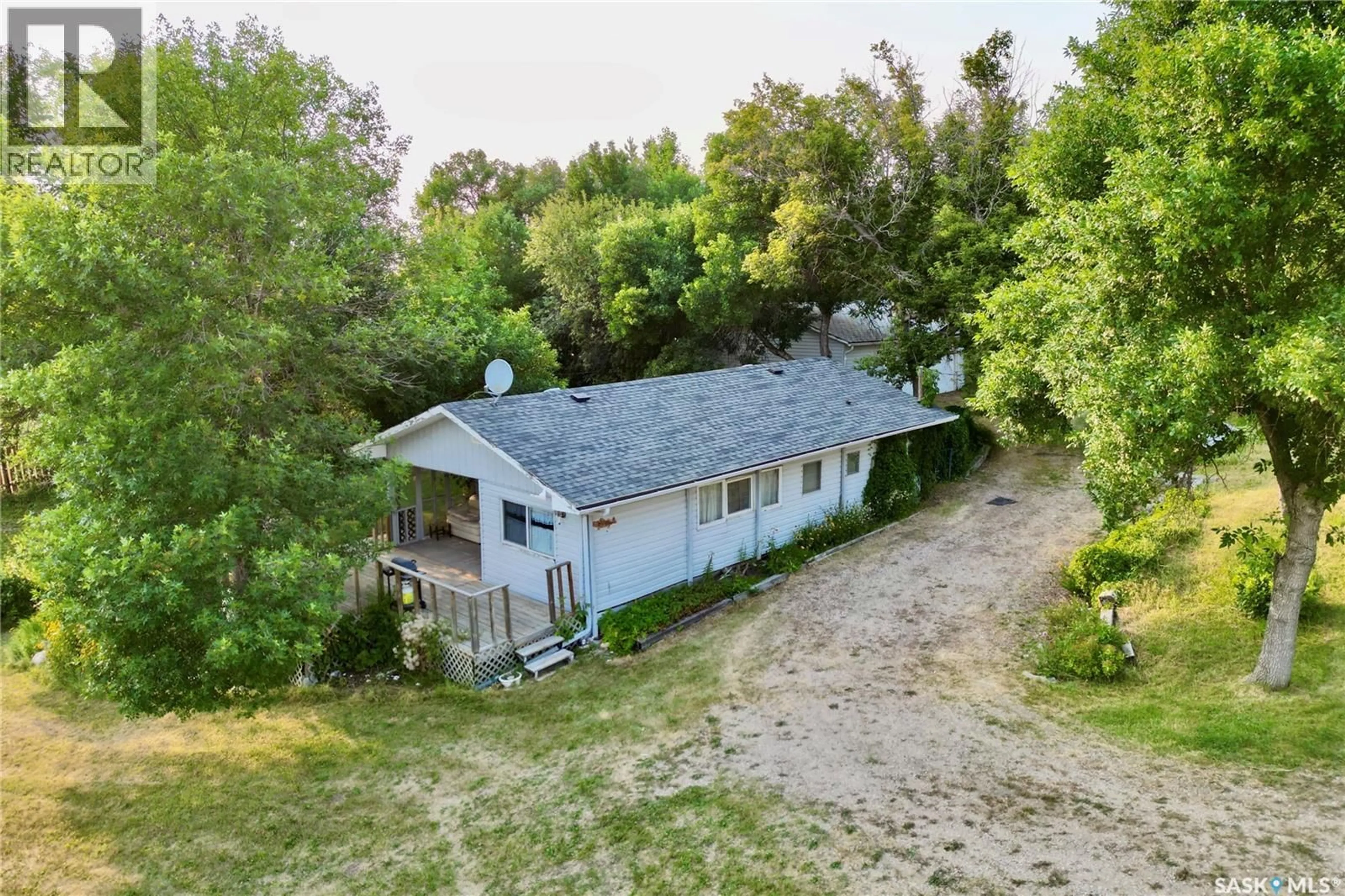 A pic from outside/outdoor area/front of a property/back of a property/a pic from drone, unknown for 300-306 PERCH CRESCENT, Last Mountain Lake Saskatchewan S0G4L0