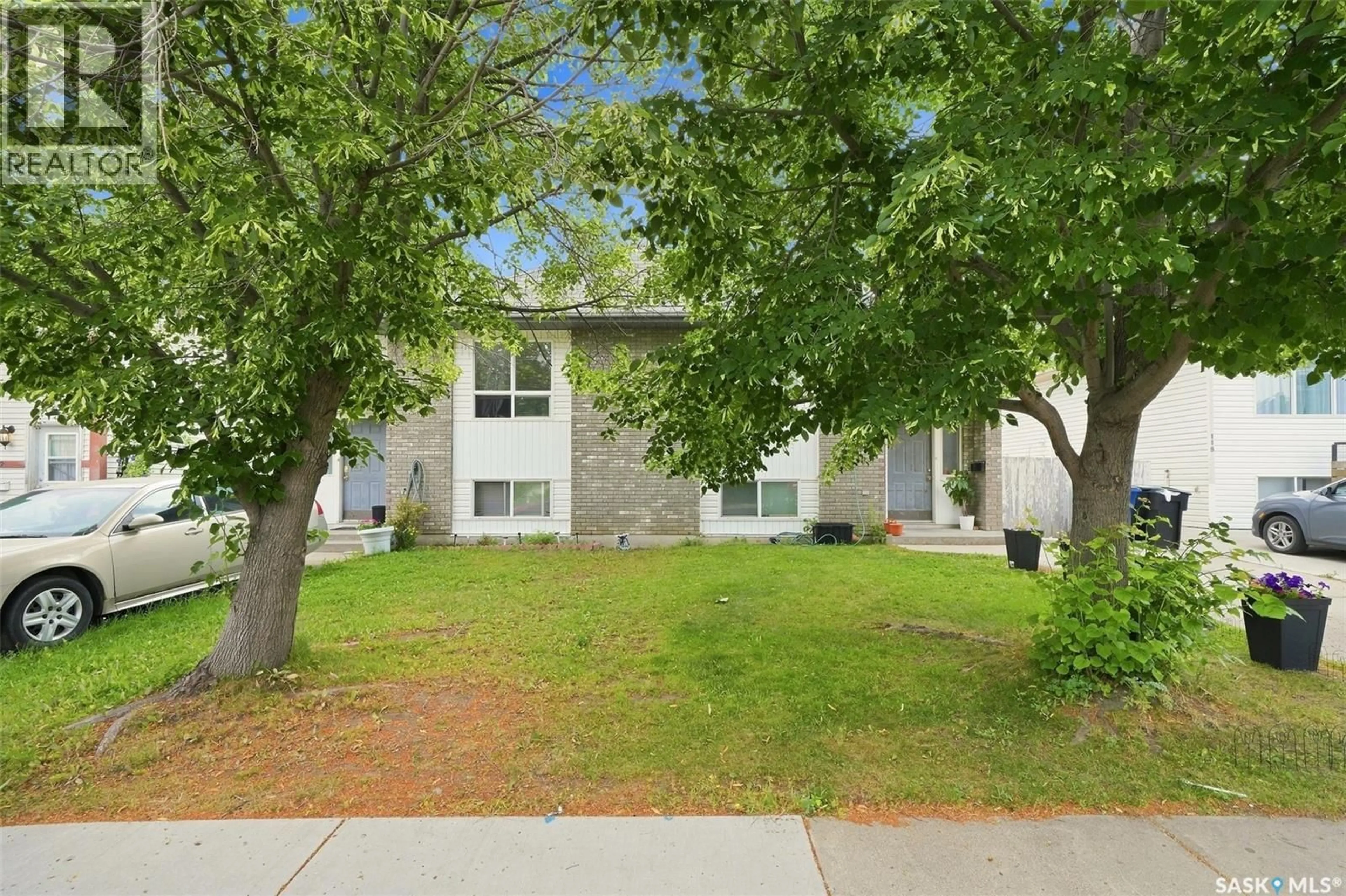 Patio, street for 114 - 116 BARBER CRESCENT, Saskatoon Saskatchewan S7M5M7