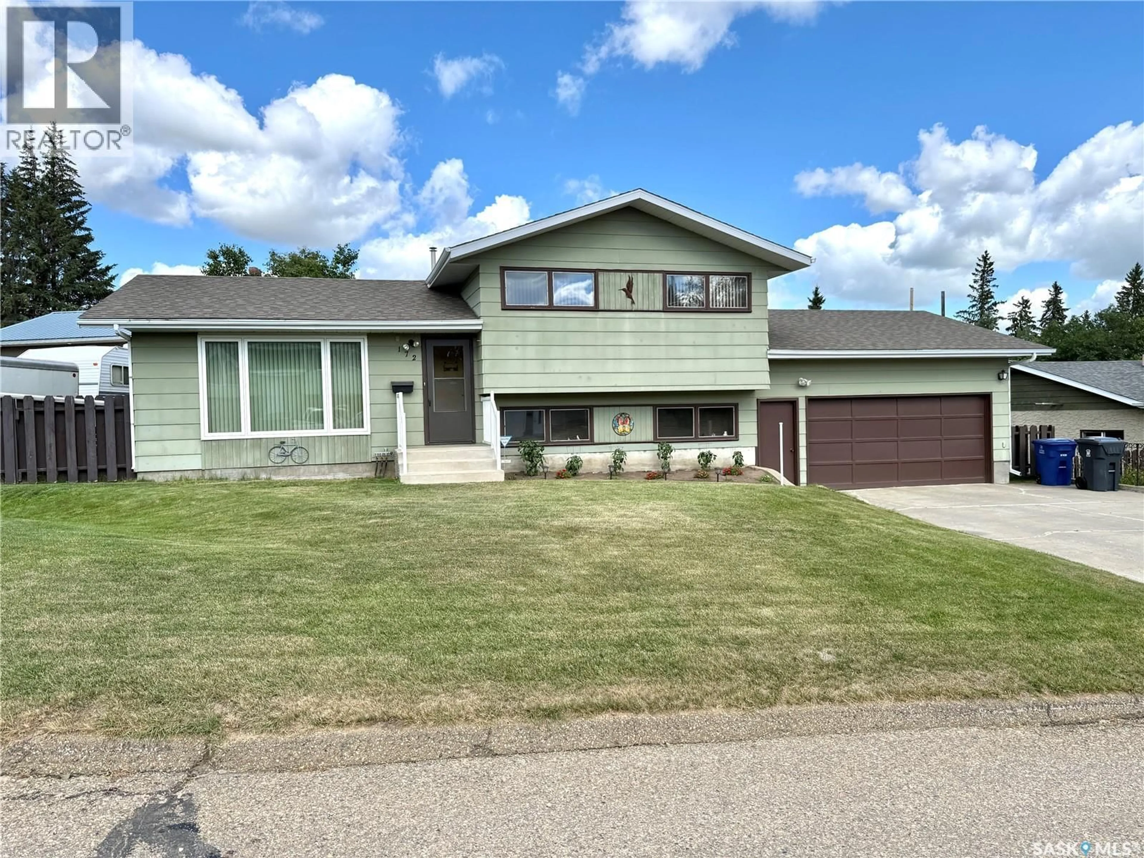 Home with vinyl exterior material, street for 172 29TH STREET, Battleford Saskatchewan S0M0L0