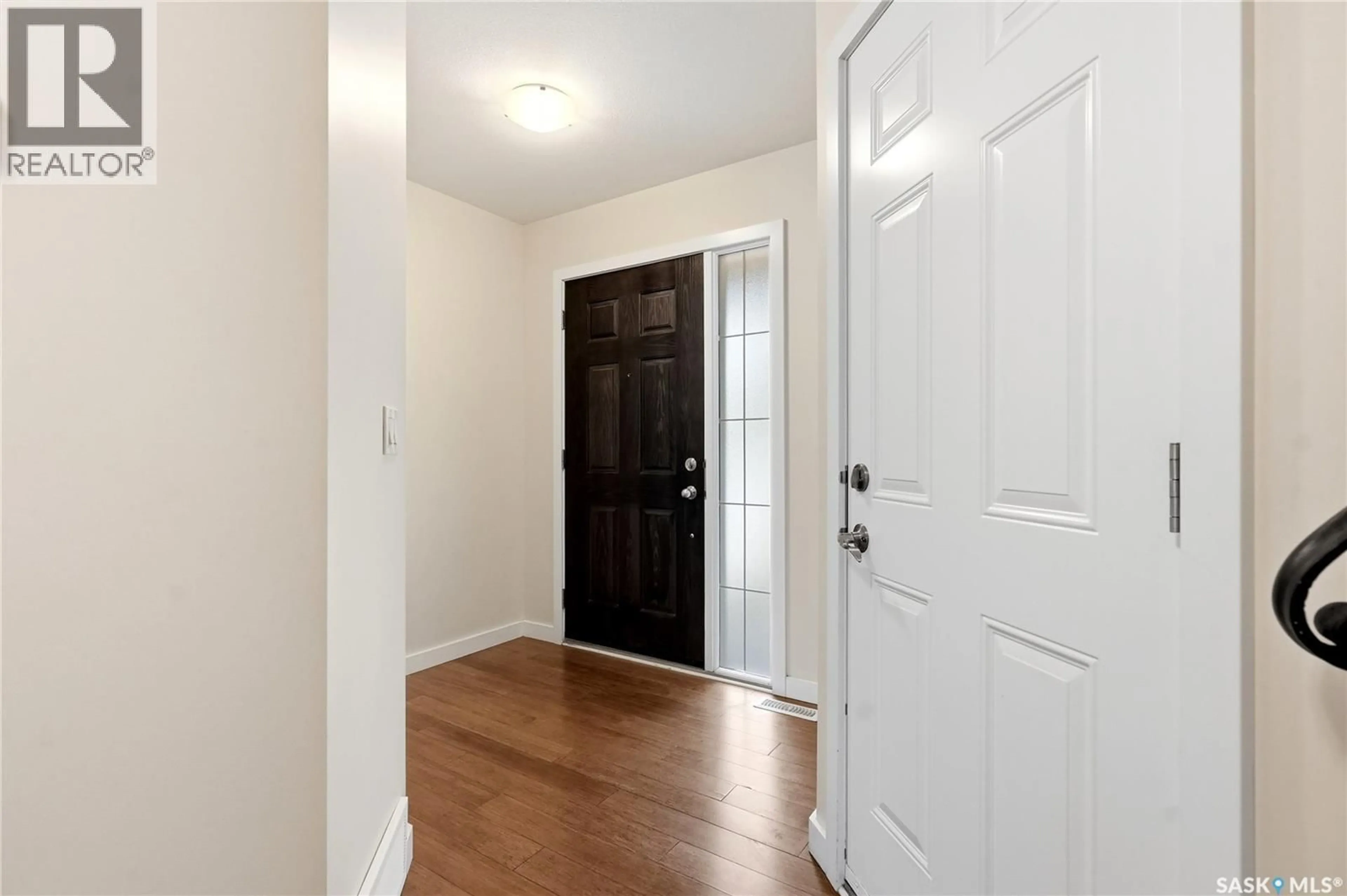 Indoor entryway for 309 - 410 HUNTER ROAD, Saskatoon Saskatchewan S7T0L5