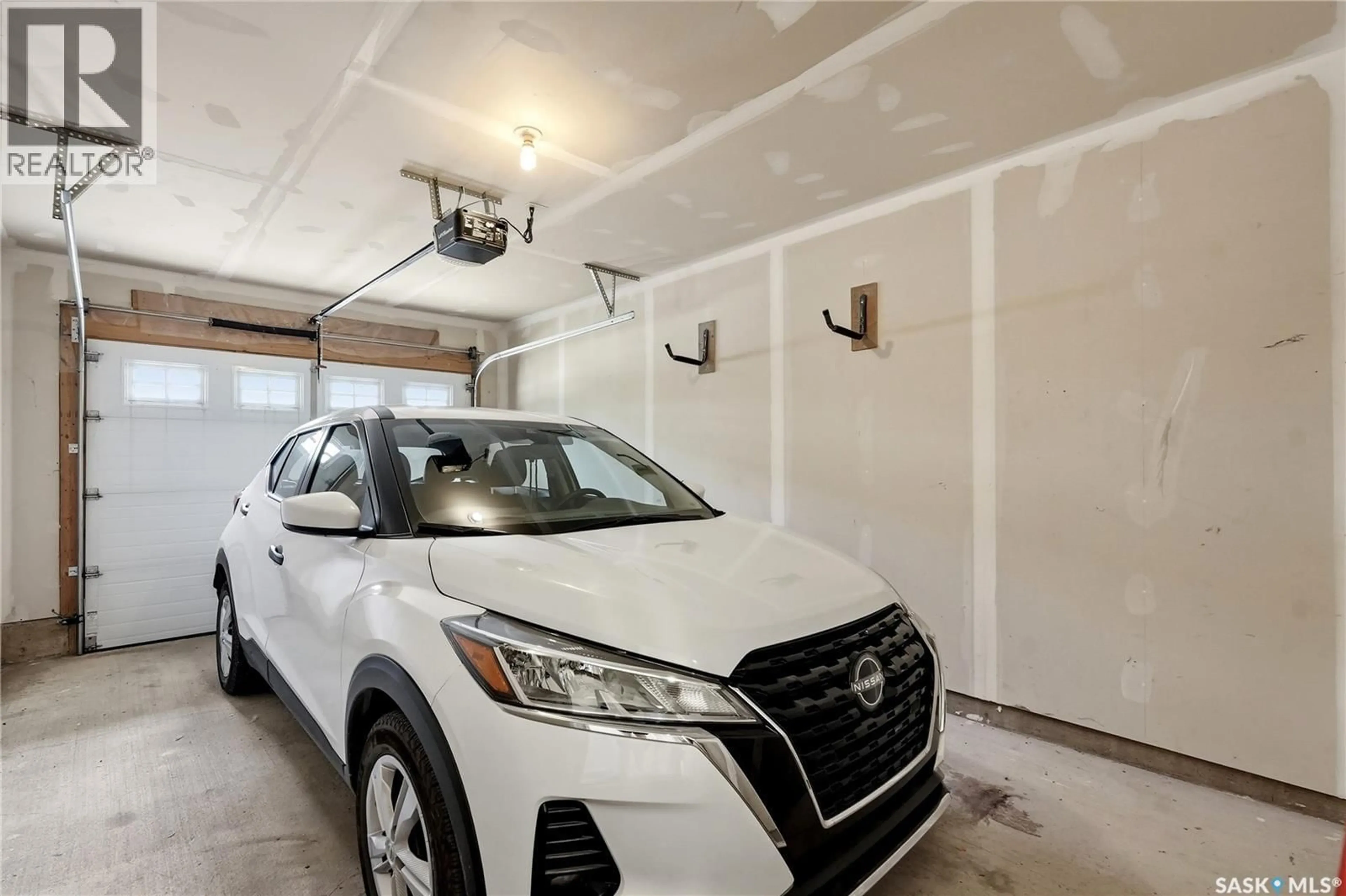 Indoor garage for 309 - 410 HUNTER ROAD, Saskatoon Saskatchewan S7T0L5