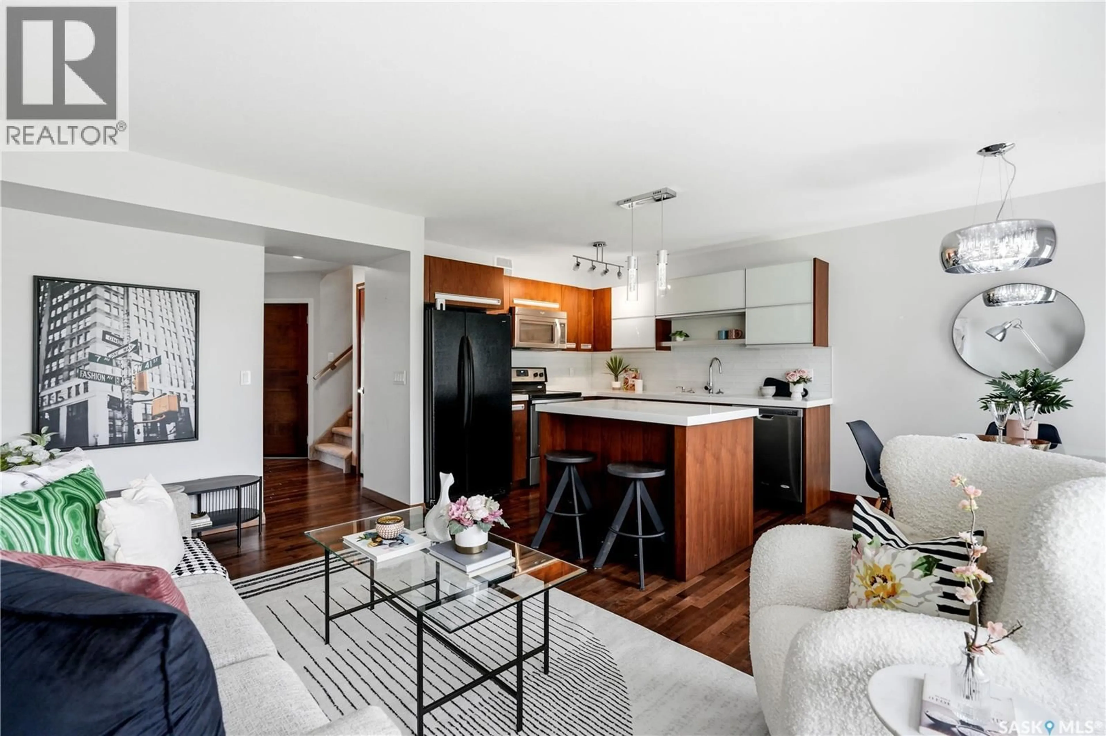 Open concept kitchen, unknown for 2007 - 201 POHORECKY CRESCENT, Saskatoon Saskatchewan S7W0V3