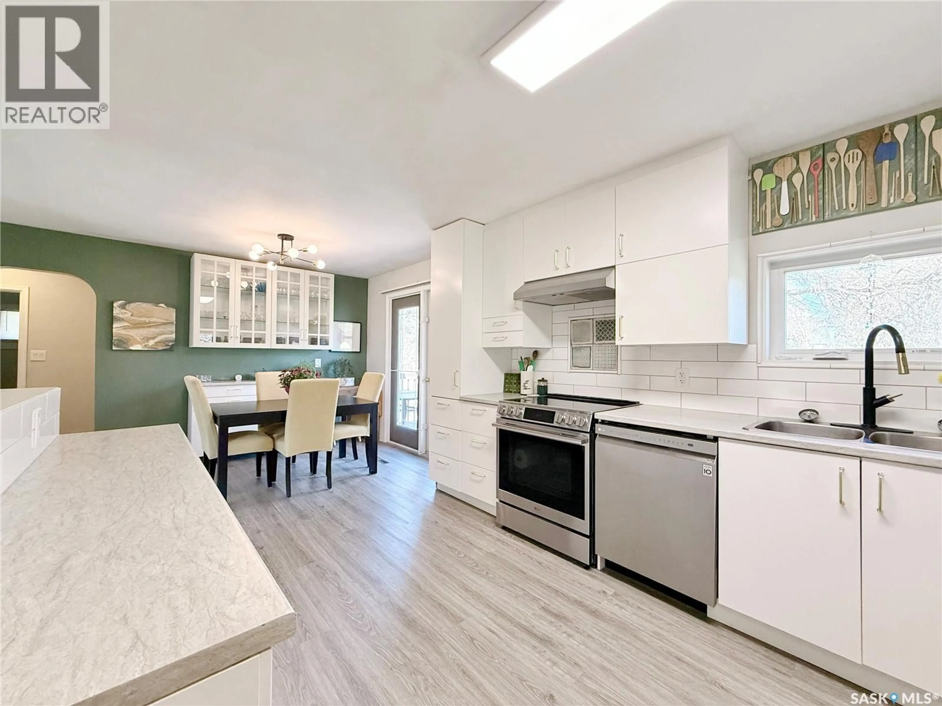 Open concept kitchen, unknown for 219 THOMSON STREET, Outlook Saskatchewan S0L2N0