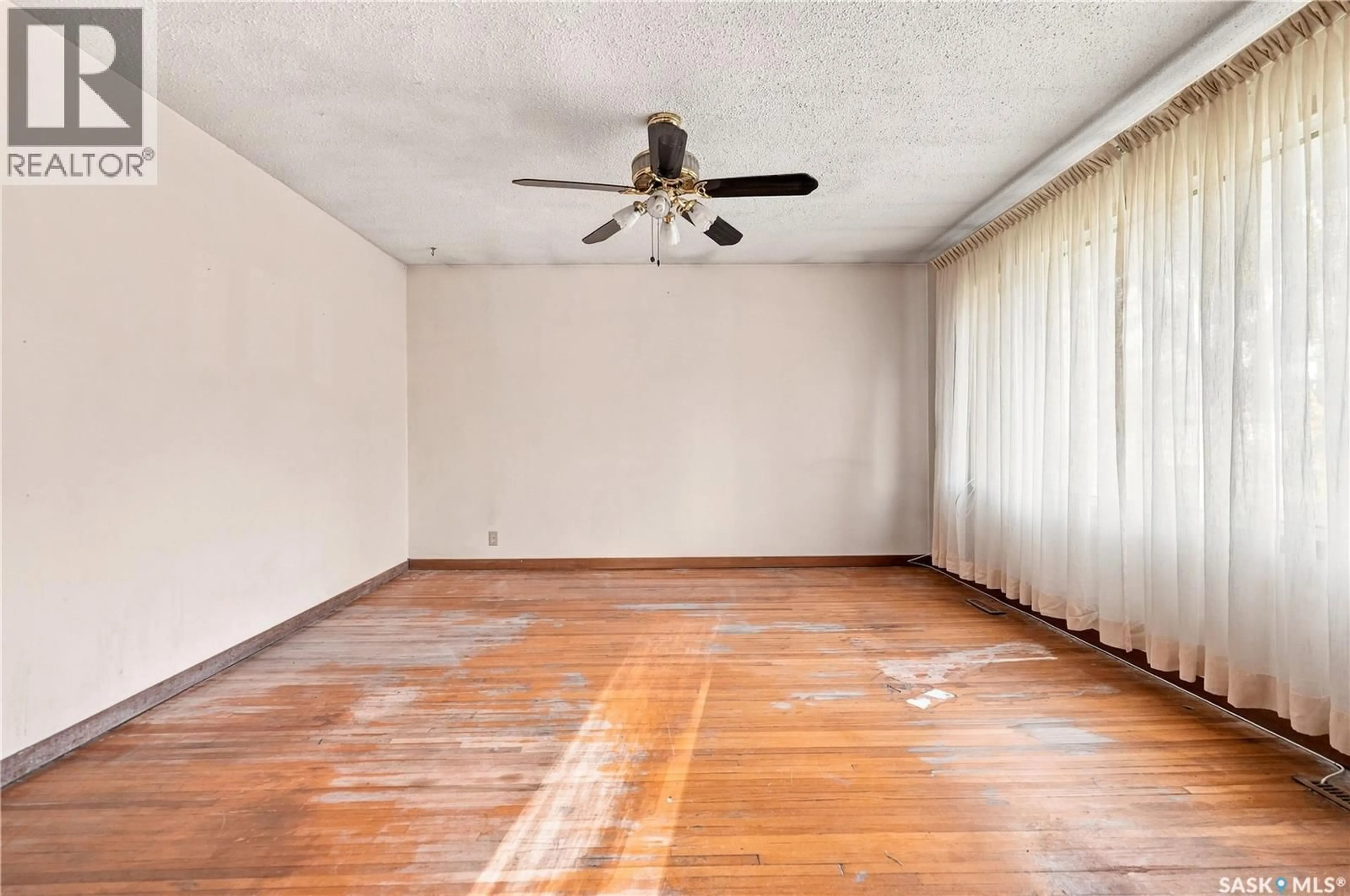 A pic of a room for 4904 MCKINLEY AVENUE, Regina Saskatchewan S4T0A1