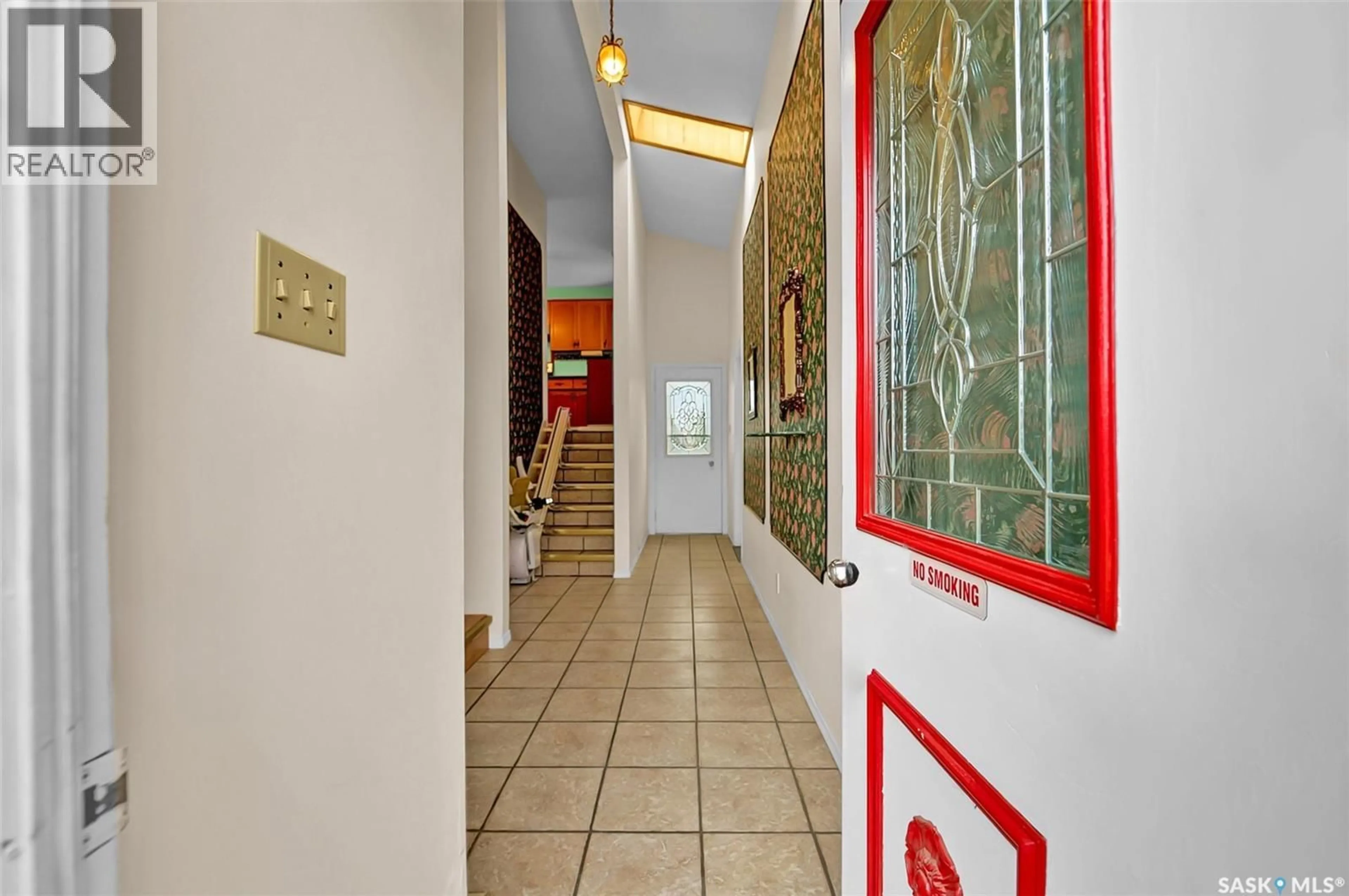 Indoor foyer for 504 4TH AVENUE, Biggar Saskatchewan S0K0M0