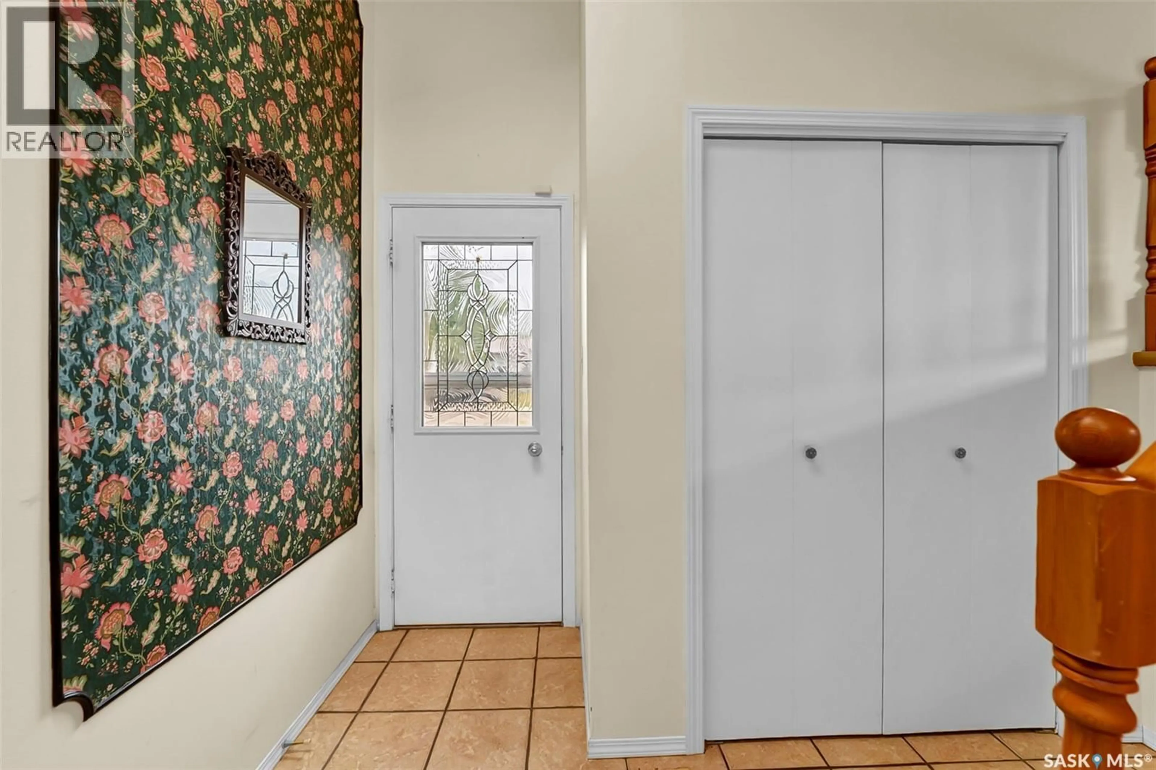 Indoor entryway for 504 4TH AVENUE, Biggar Saskatchewan S0K0M0