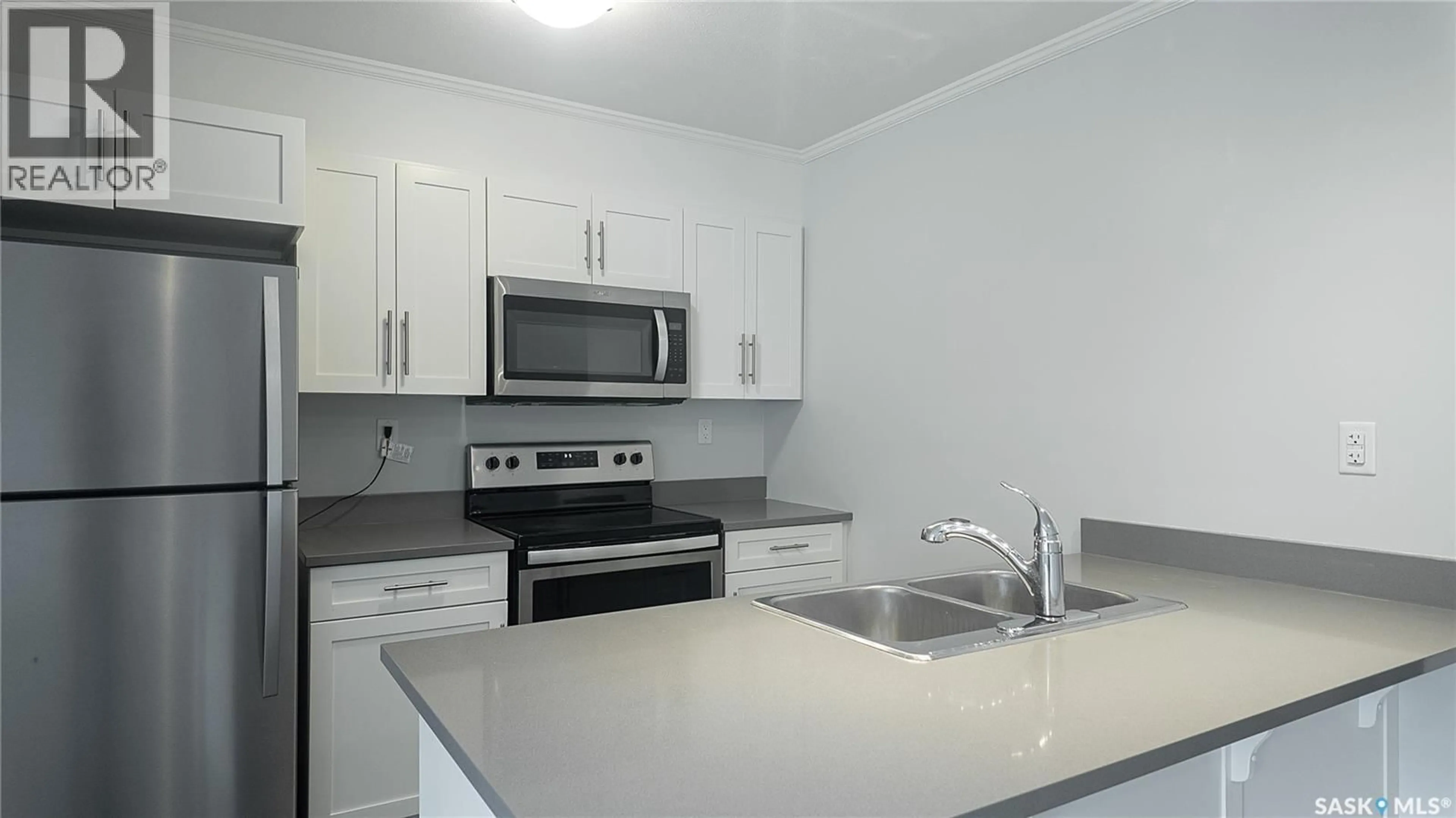 Standard kitchen, unknown for 338 522 CORNISH ROAD, Saskatoon Saskatchewan S7T0Z4