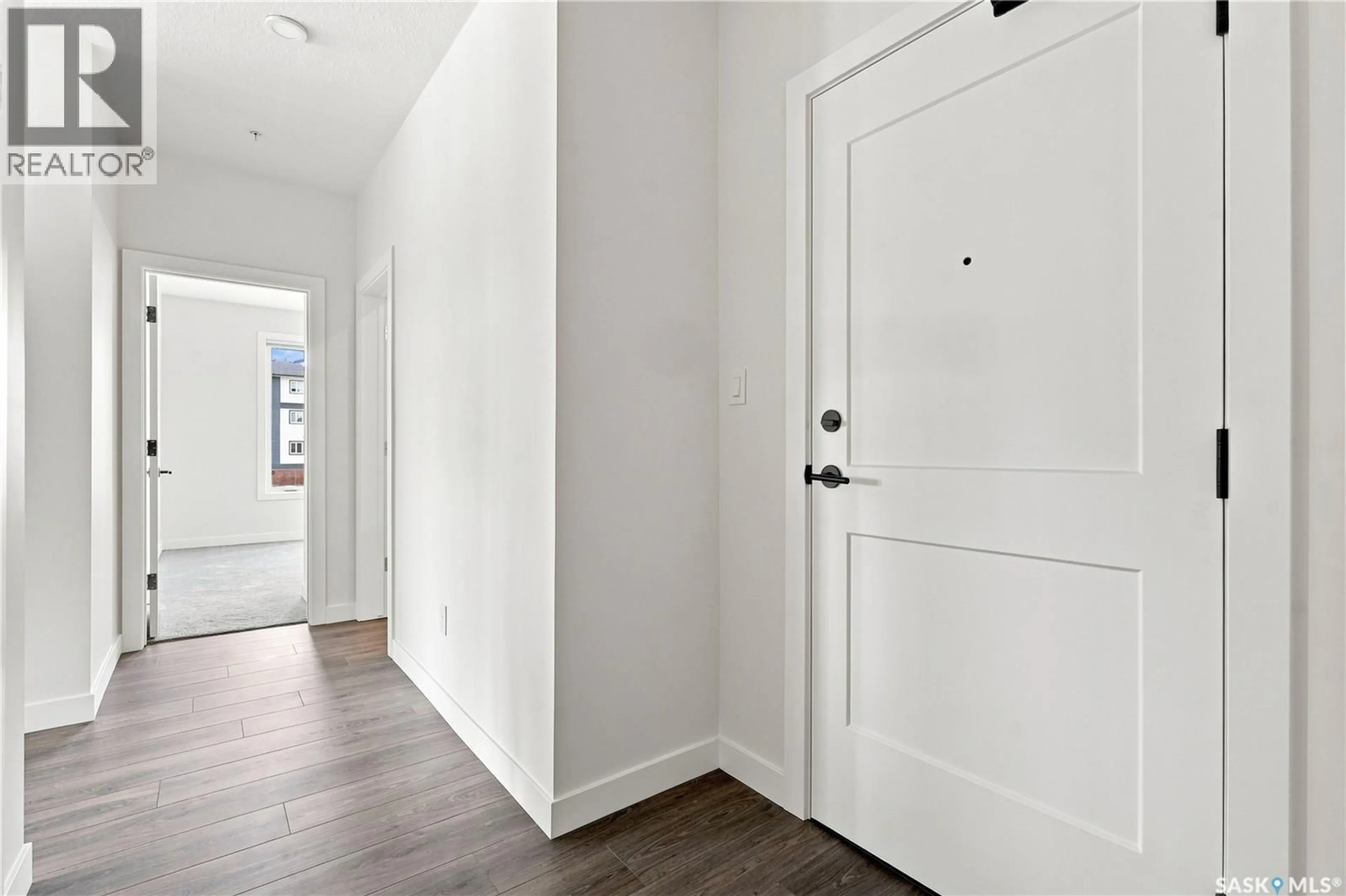 Indoor entryway for 216 3589 EVANS COURT, Regina Saskatchewan S4S0A9