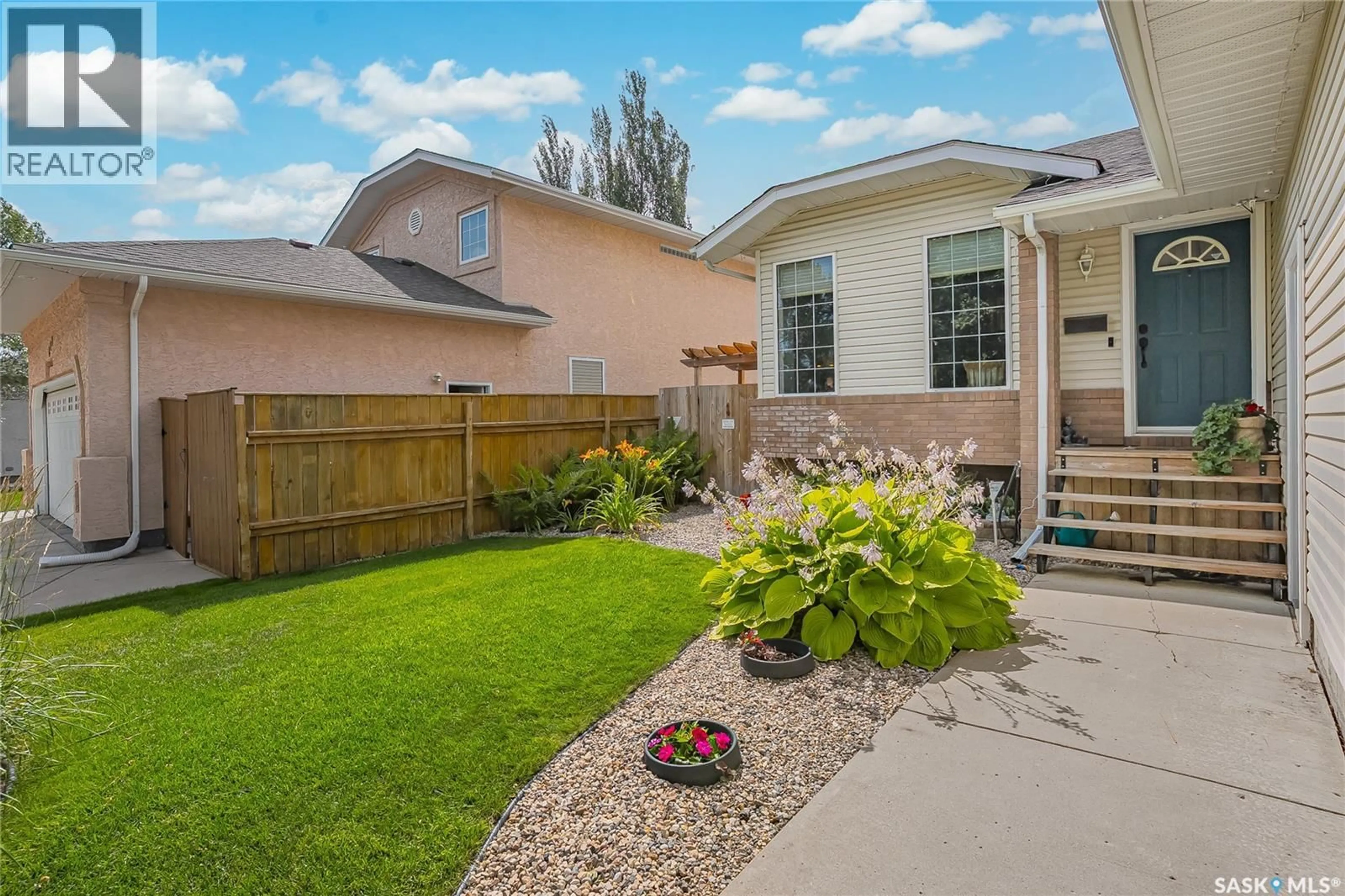 Unknown for 414 SUMNER LANE, Saskatoon Saskatchewan S7L7L9