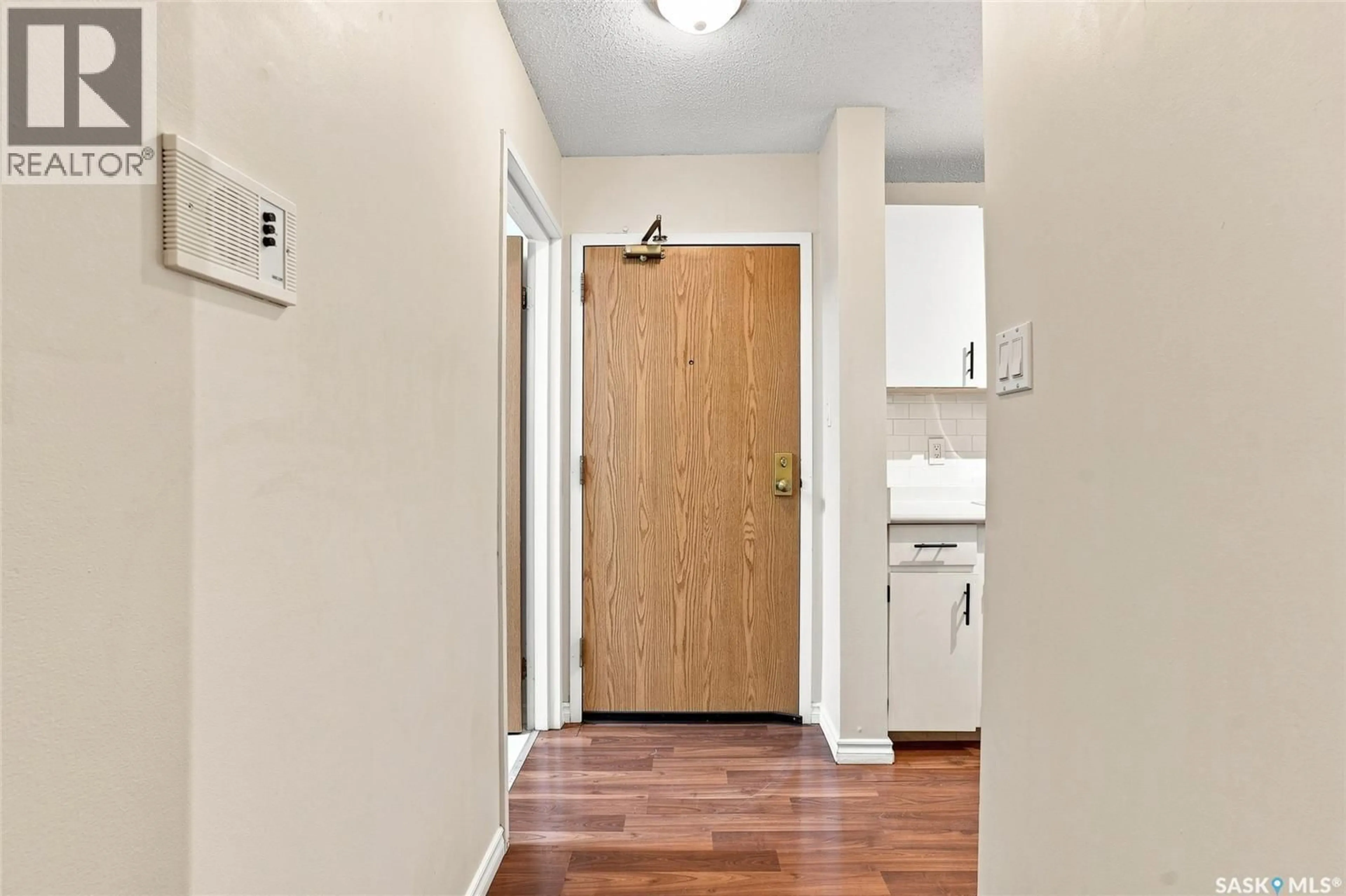 Indoor entryway for 310 - 614 STILLWATER DRIVE, Saskatoon Saskatchewan S7J4H7