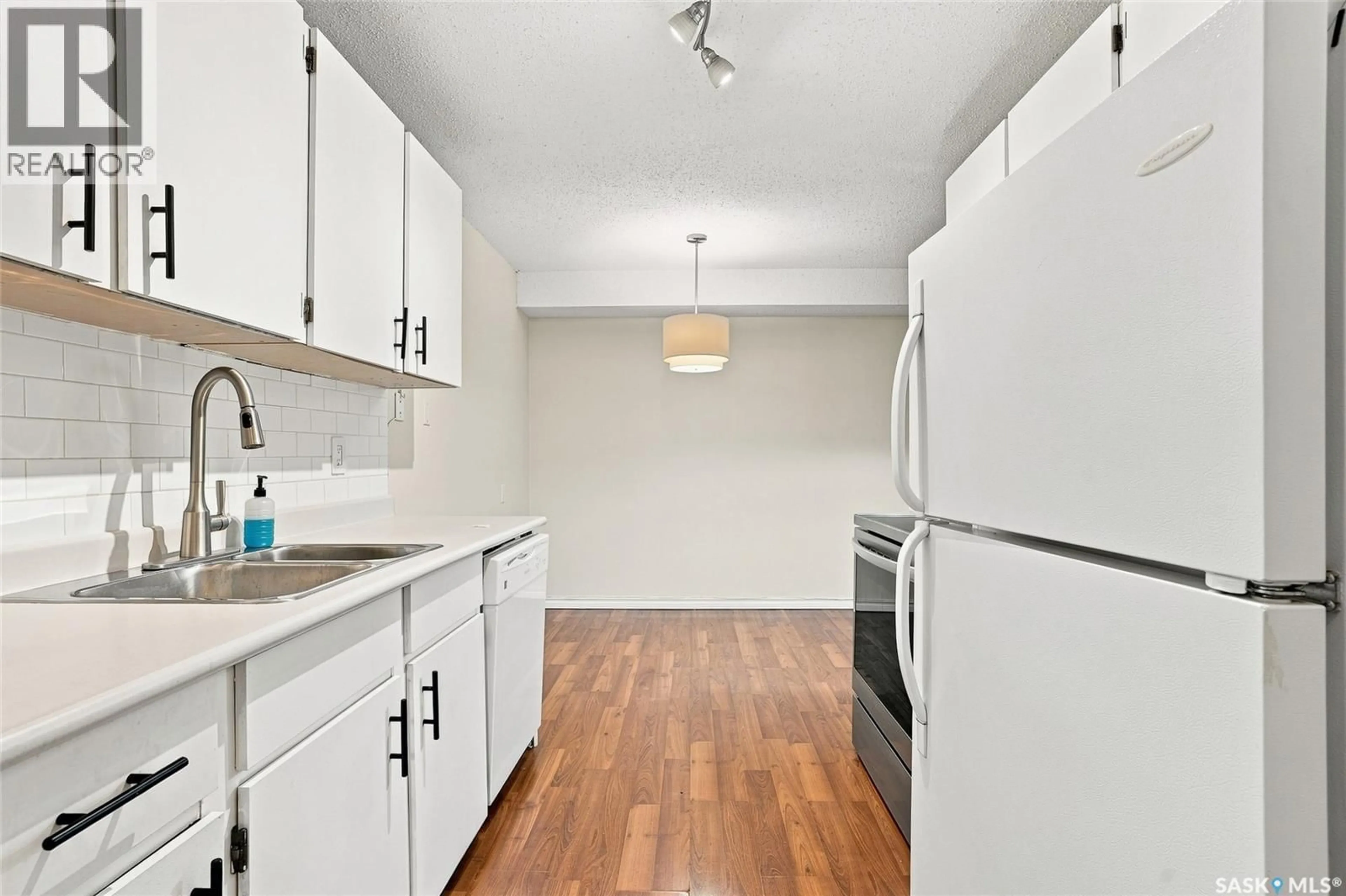 Standard kitchen, unknown for 310 - 614 STILLWATER DRIVE, Saskatoon Saskatchewan S7J4H7