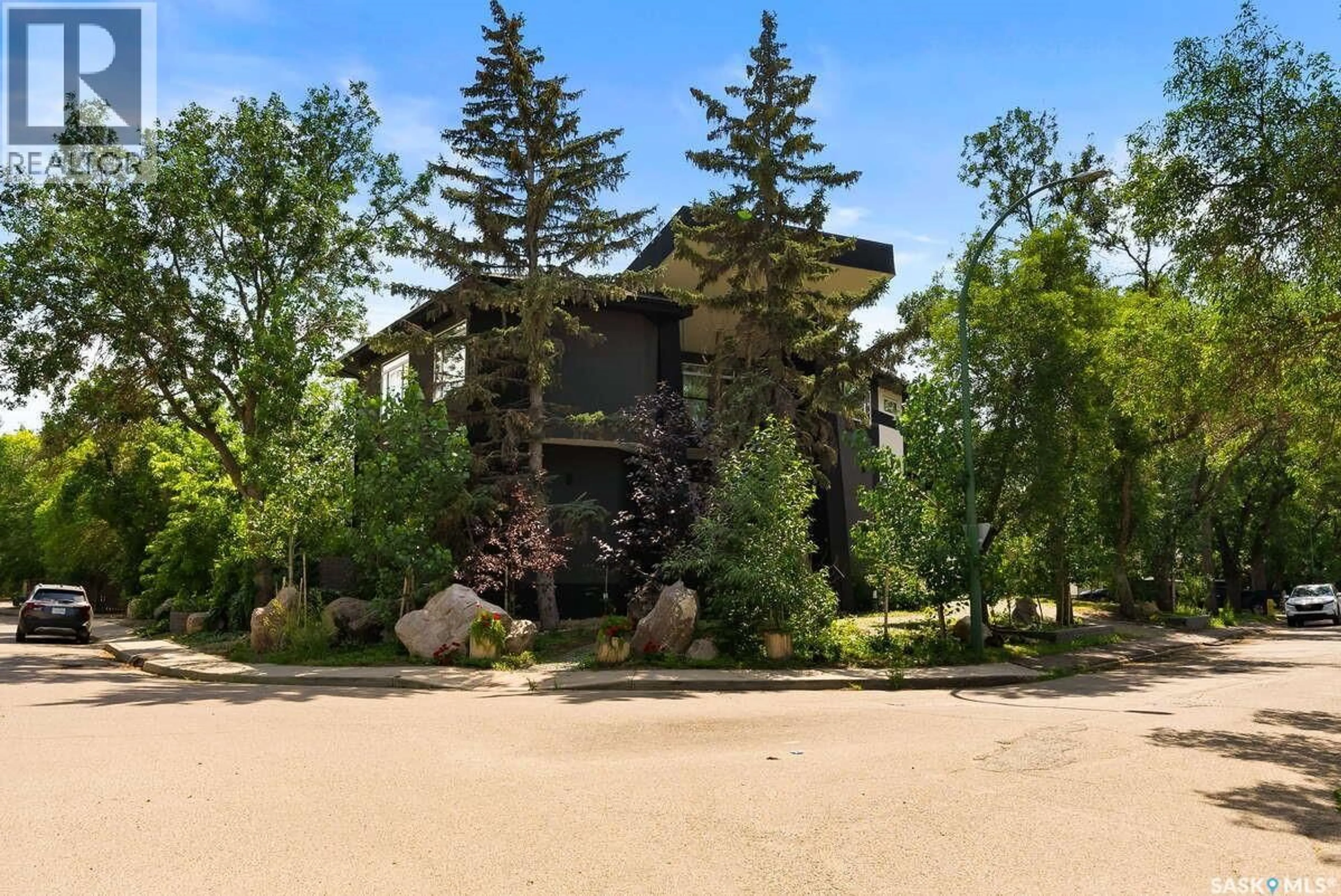 Patio, building for 3601 GRASSICK AVENUE, Regina Saskatchewan S4S0Z3
