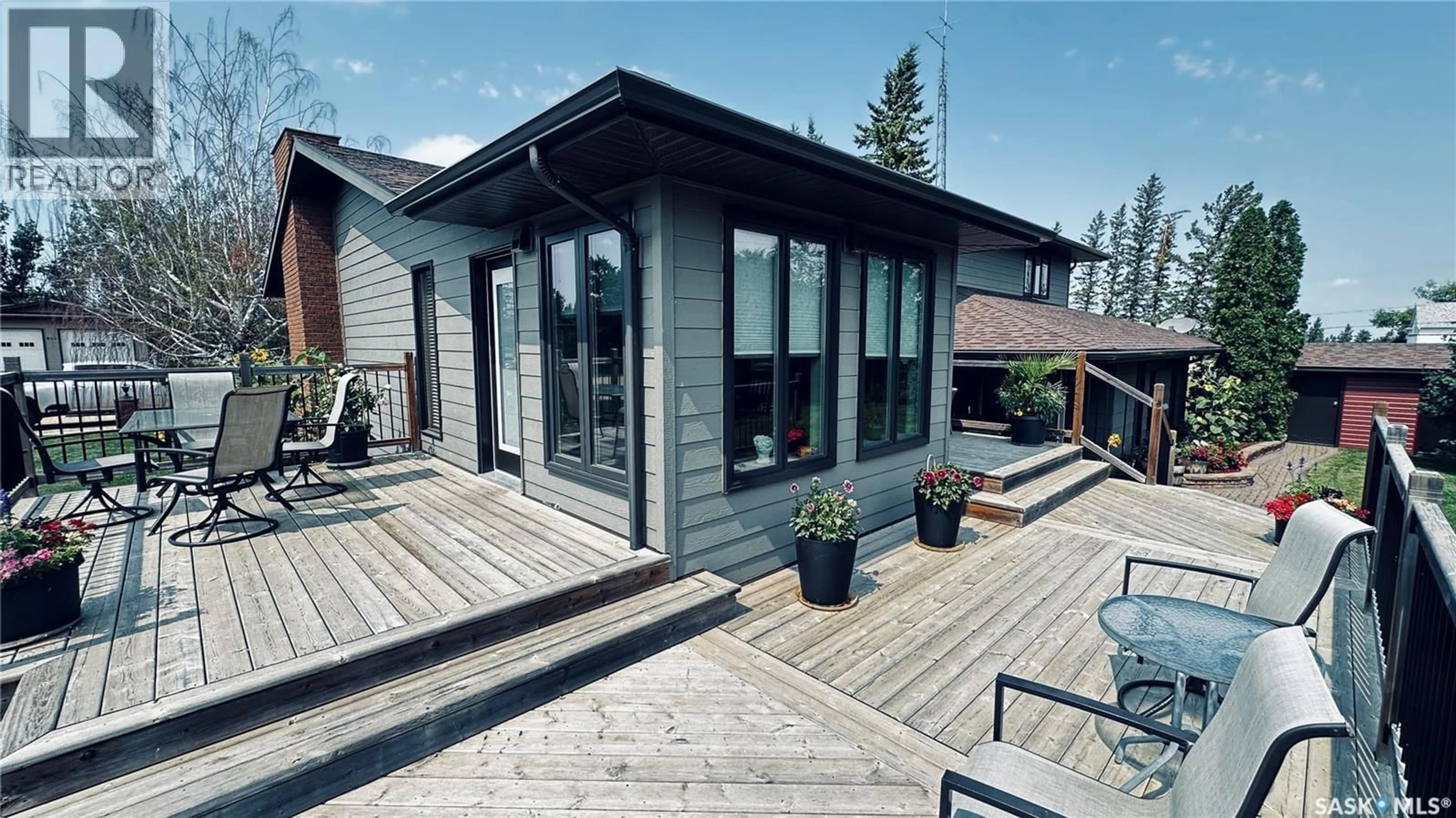 Patio, unknown for 816 1ST AVENUE, Zenon Park Saskatchewan S0E1W0