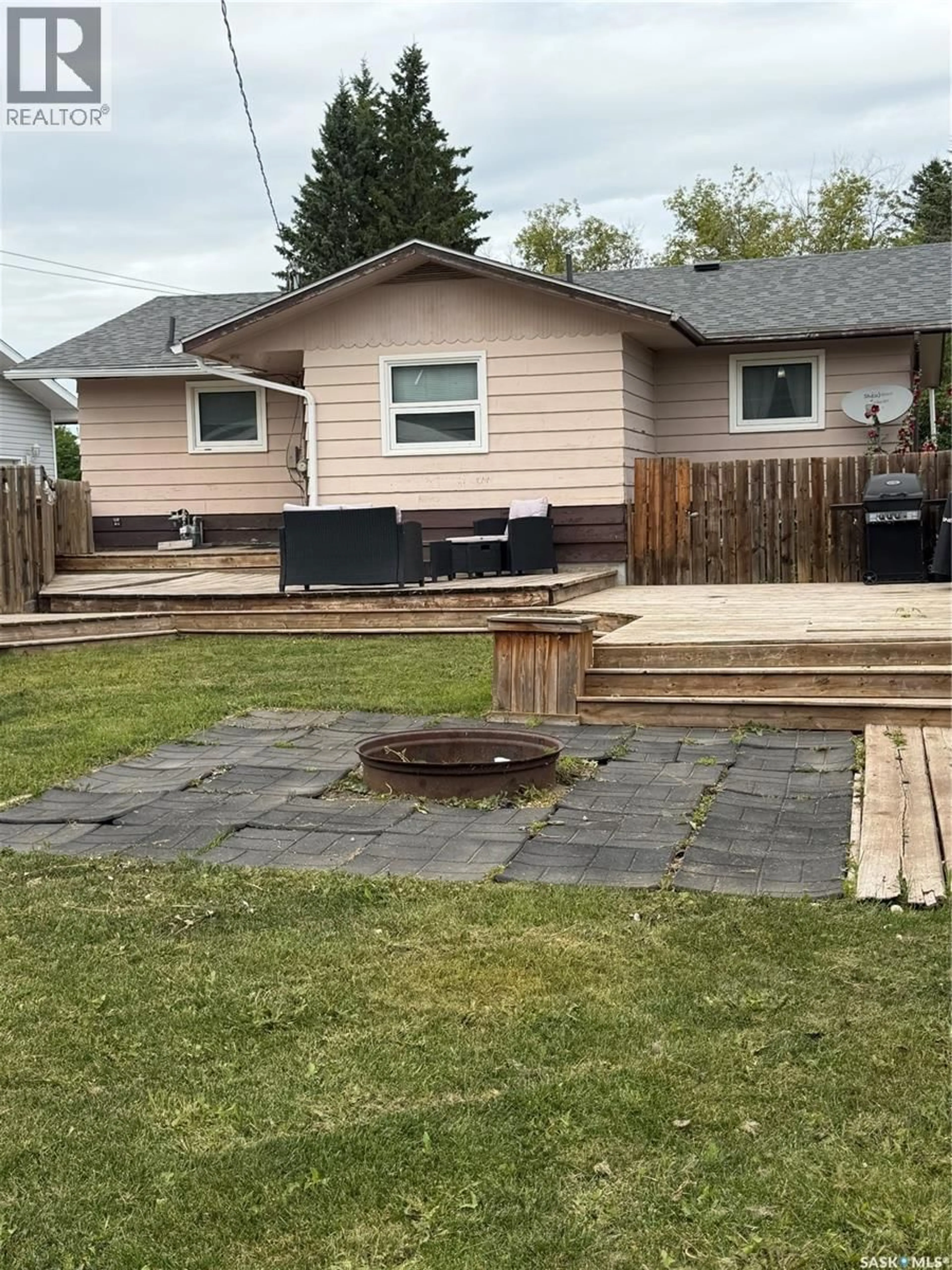 Patio, street for 121 PINE STREET, Porcupine Plain Saskatchewan S0E1H0
