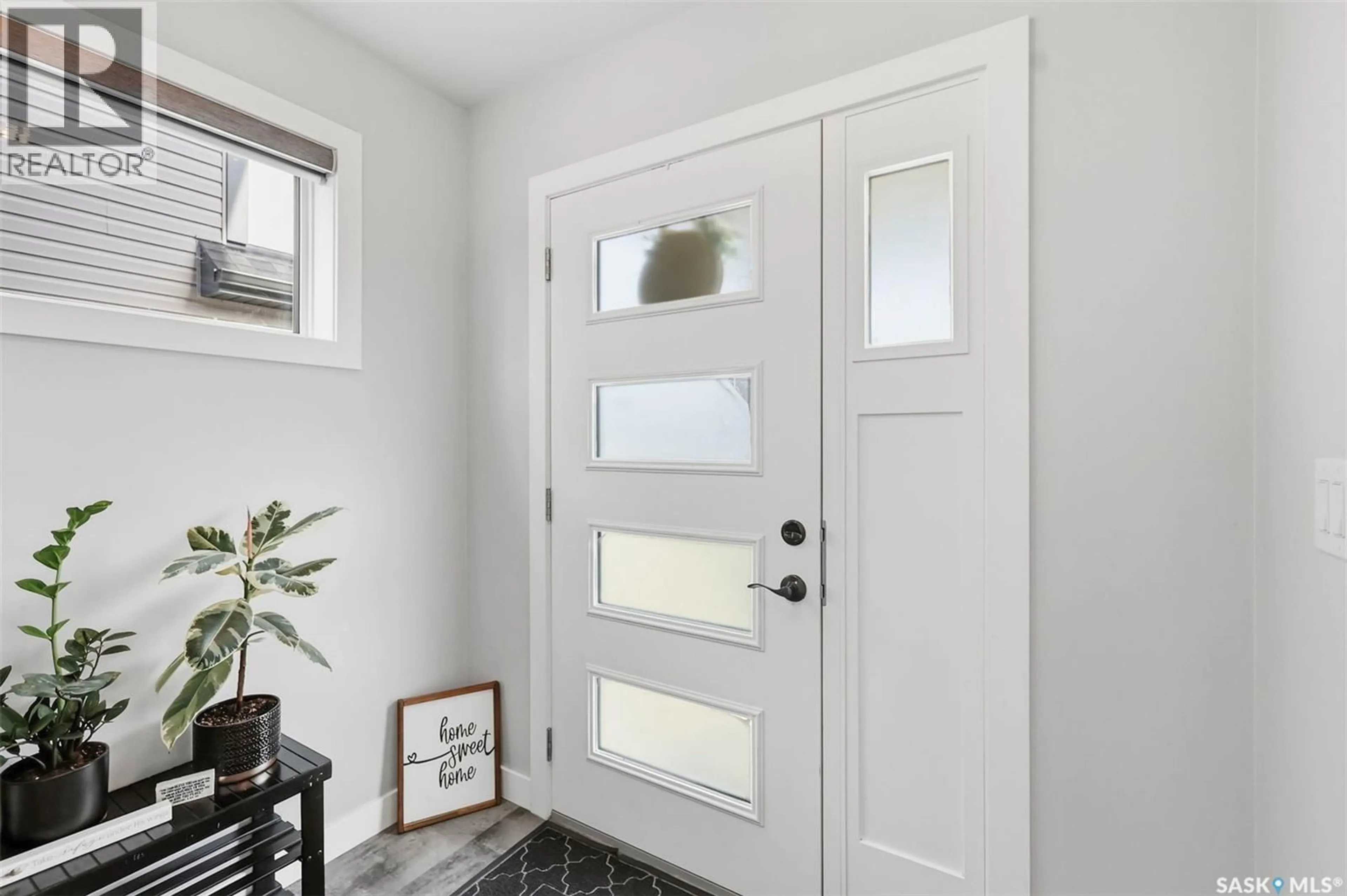 Indoor entryway for 605 FEHEREGYHAZI BOULEVARD, Saskatoon Saskatchewan S7W0Z4