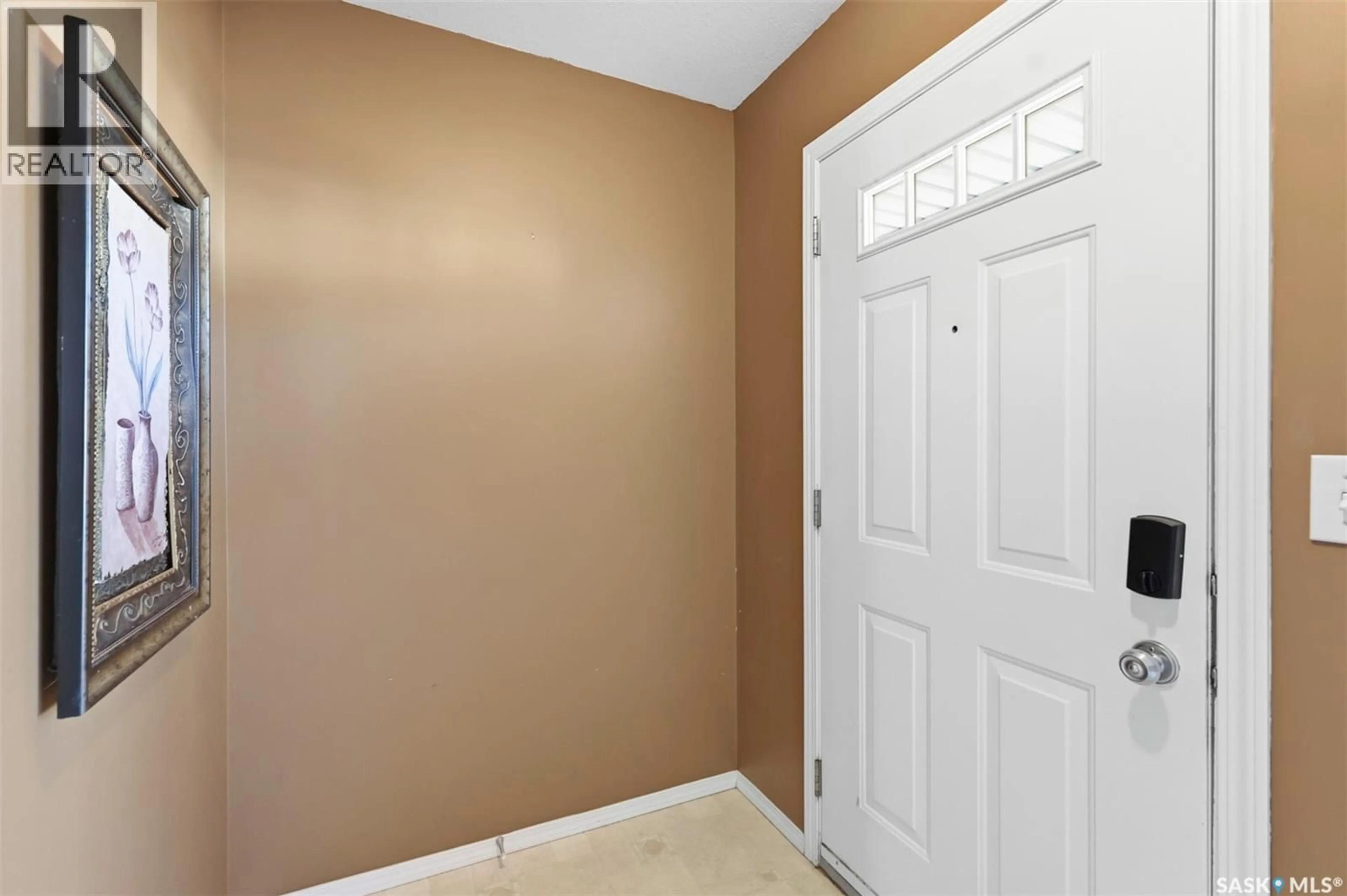 Indoor entryway for 50 203 HEROLD TERRACE, Saskatoon Saskatchewan S7V1H8