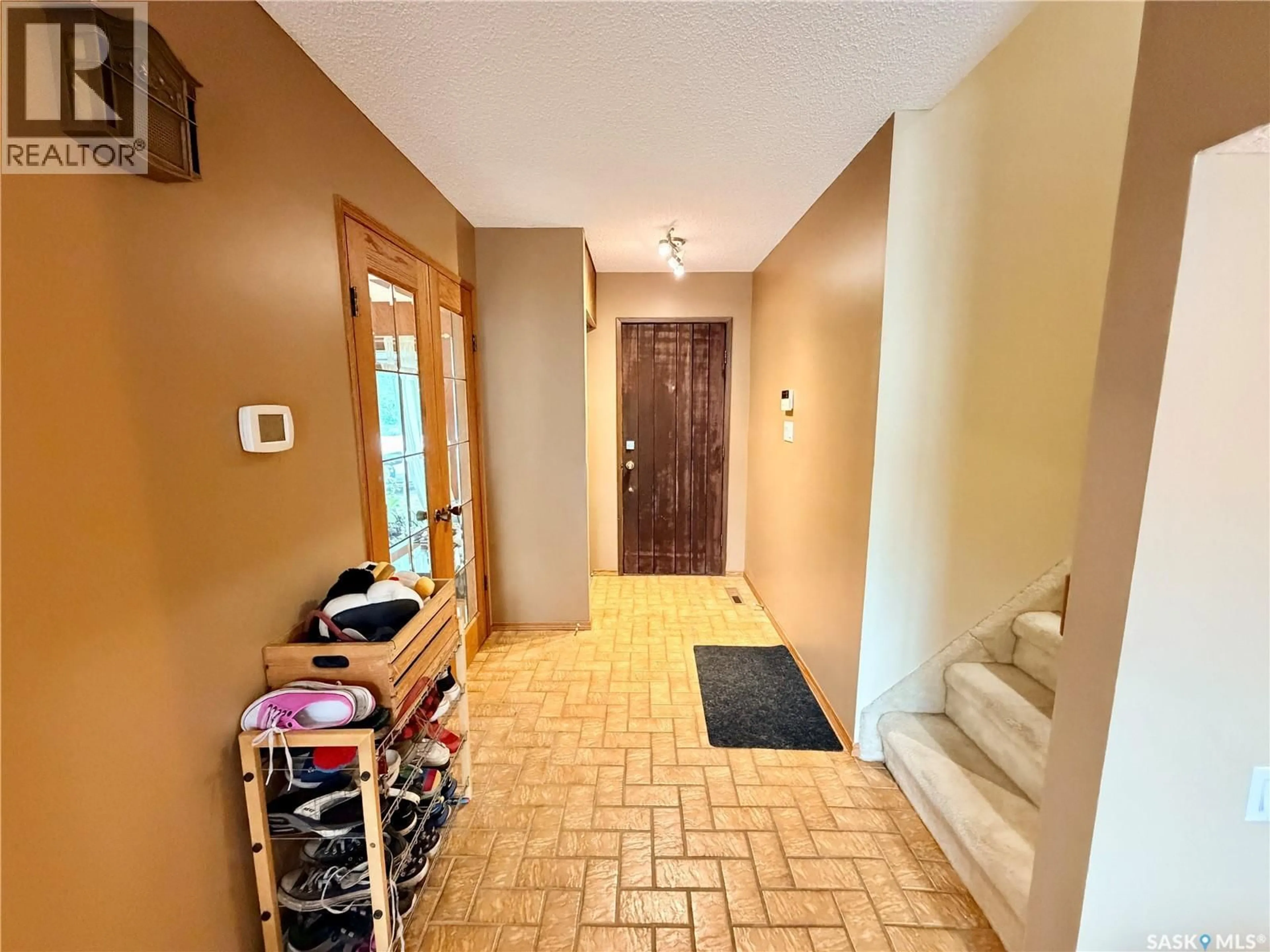 Indoor entryway for 2173 DOUGLAS AVENUE, North Battleford Saskatchewan S9A3N9