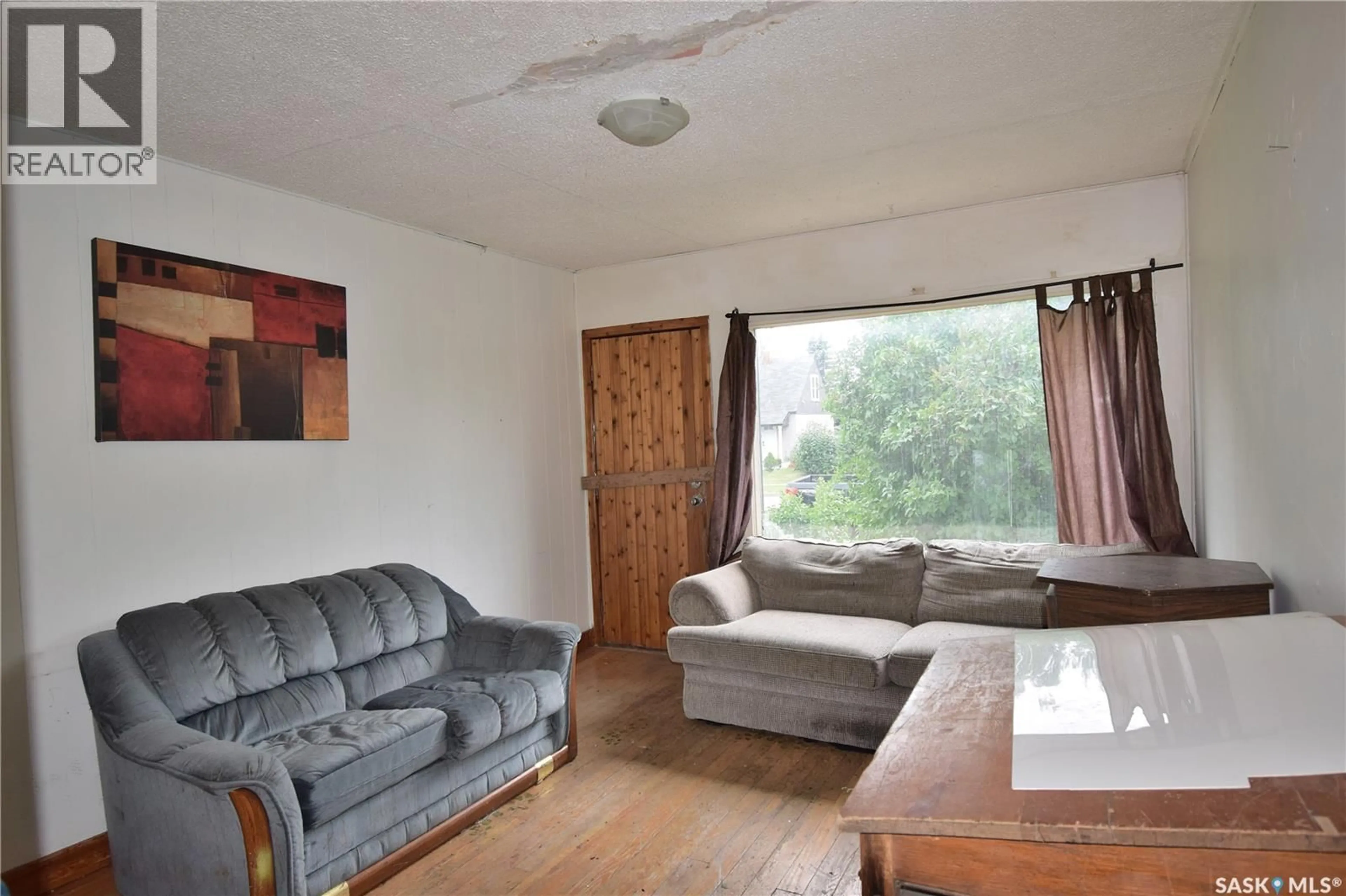 Living room with furniture, unknown for 664 7TH STREET, Prince Albert Saskatchewan S6V0S8