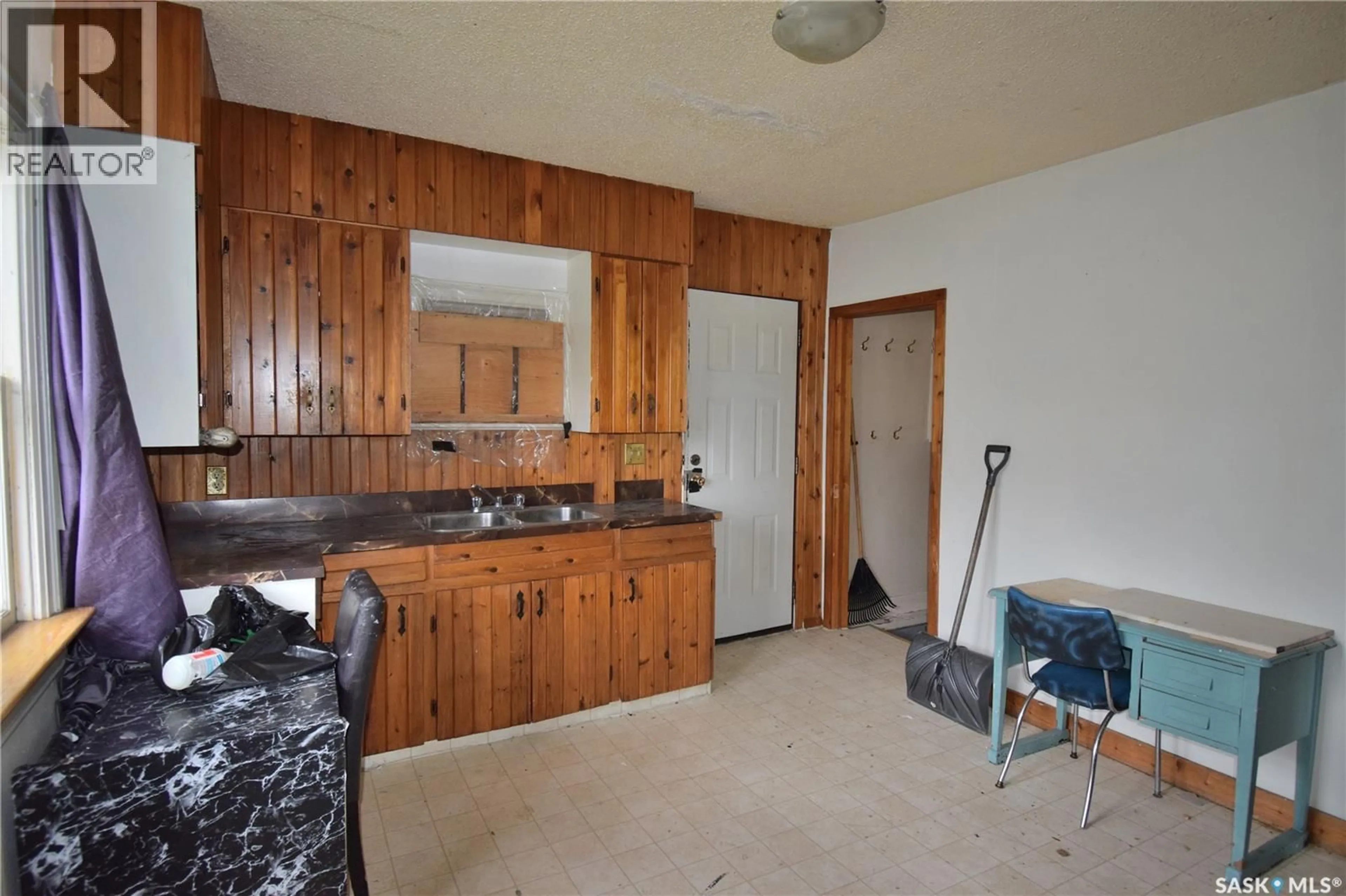 Standard bathroom, unknown for 664 7TH STREET, Prince Albert Saskatchewan S6V0S8