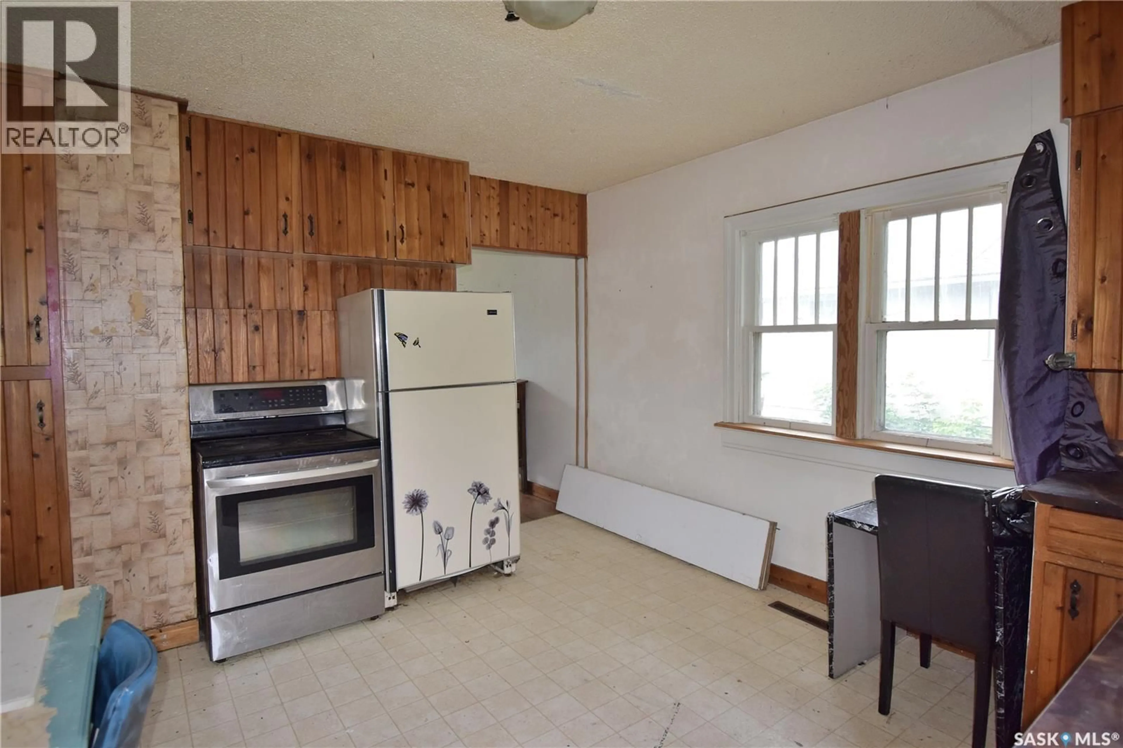 A pic of a room for 664 7TH STREET, Prince Albert Saskatchewan S6V0S8