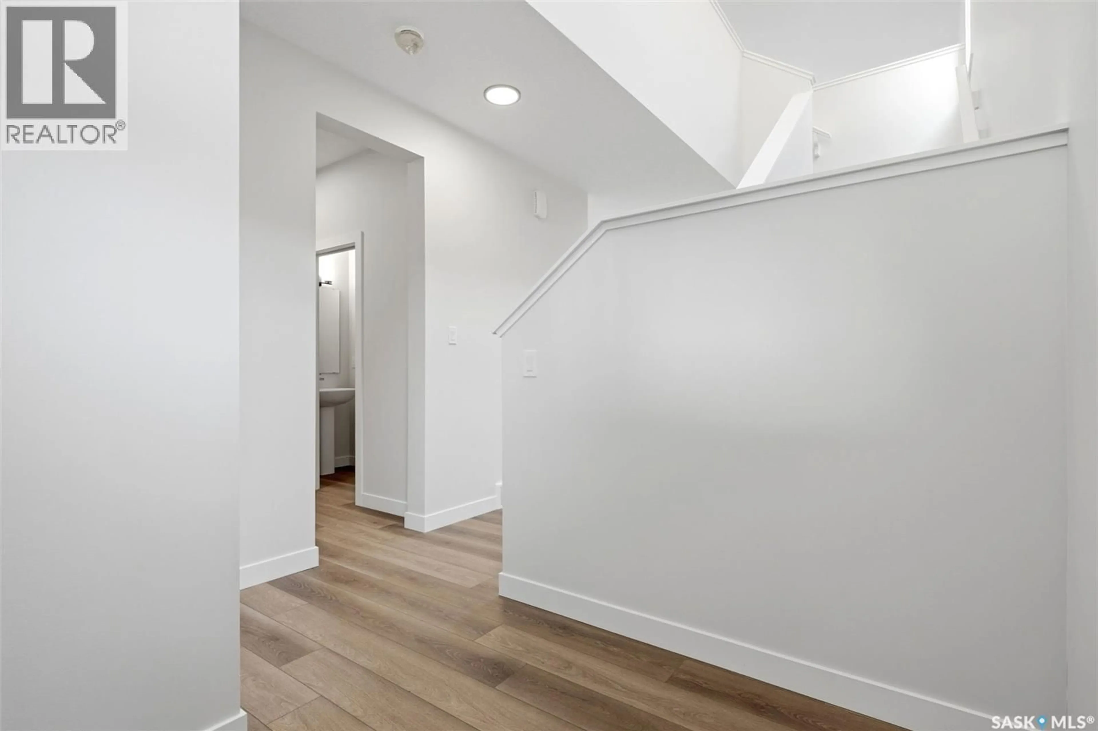 Indoor entryway for 3148 FAVEL DRIVE, Regina Saskatchewan S4V4C7