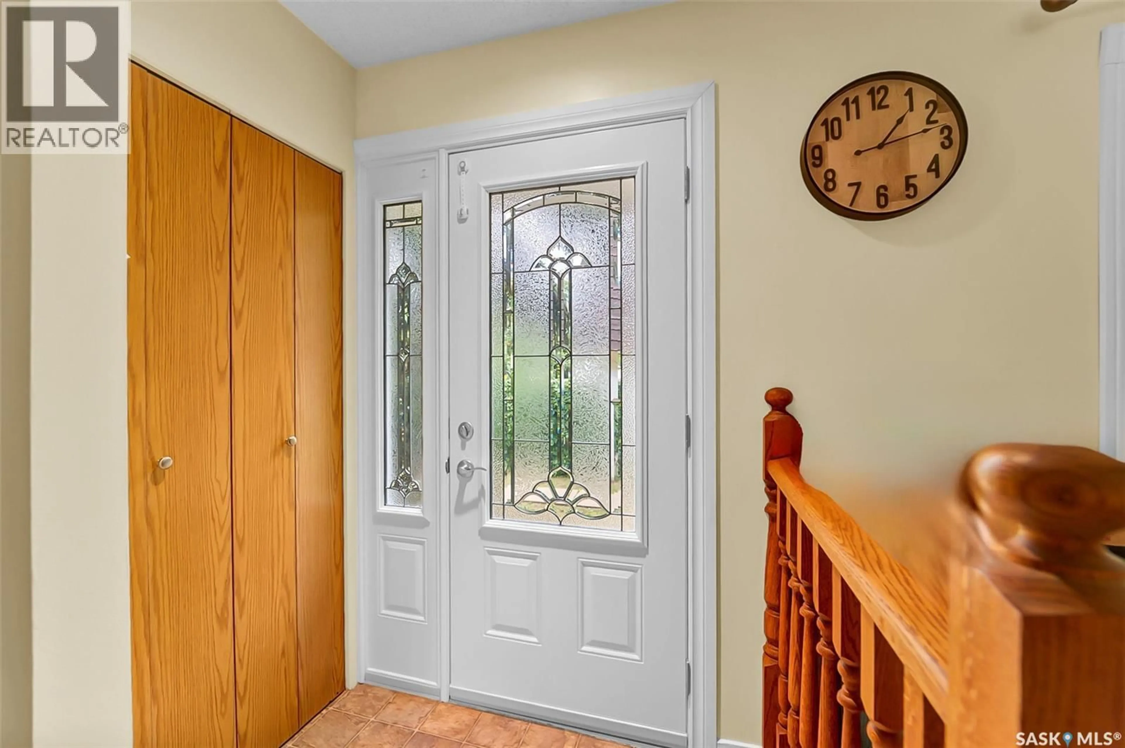 Indoor entryway for 43 120 ACADIA DRIVE, Saskatoon Saskatchewan S7H3V2