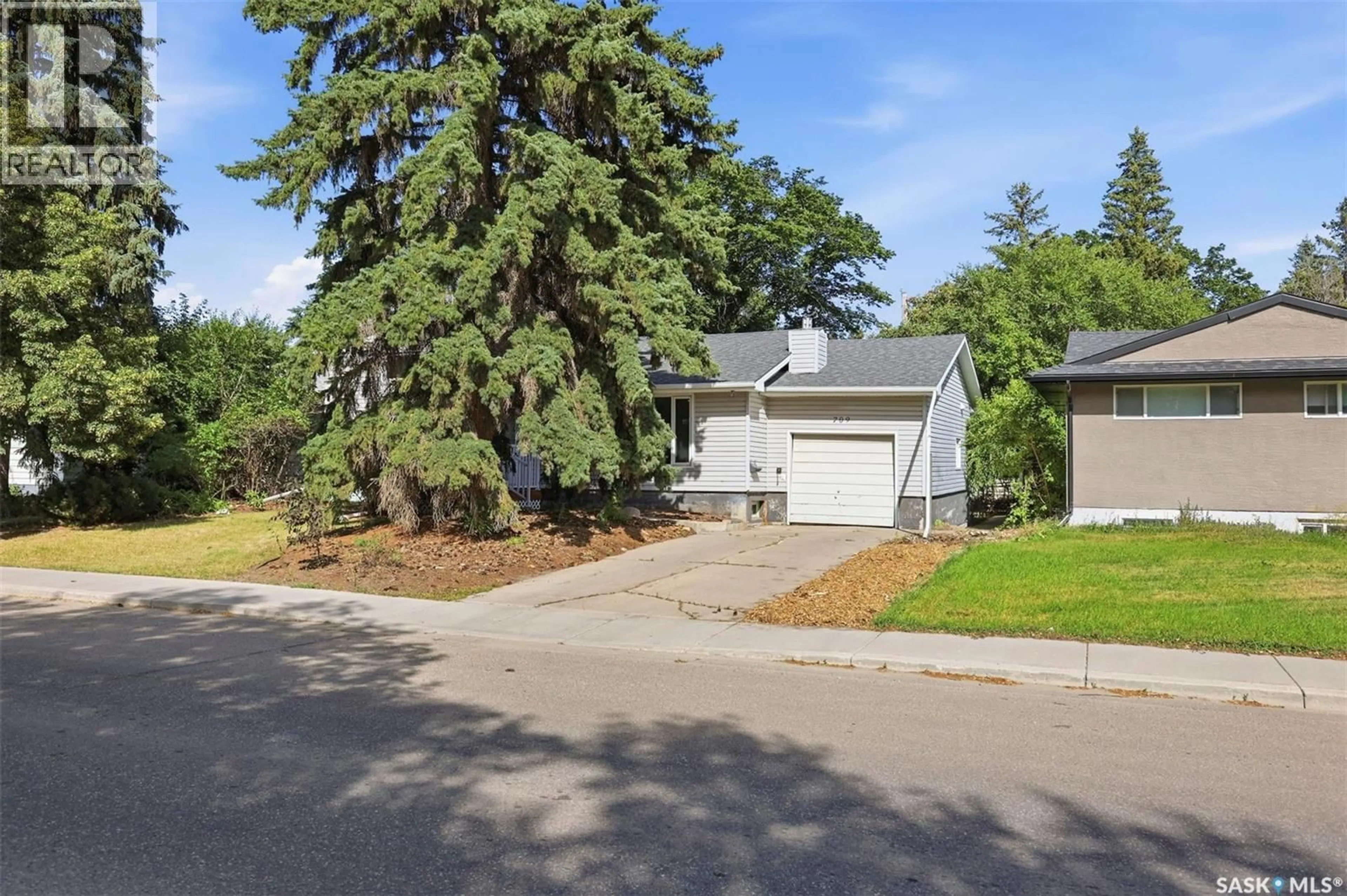 Unknown for 709 CUMBERLAND AVENUE, Saskatoon Saskatchewan S7H2L5
