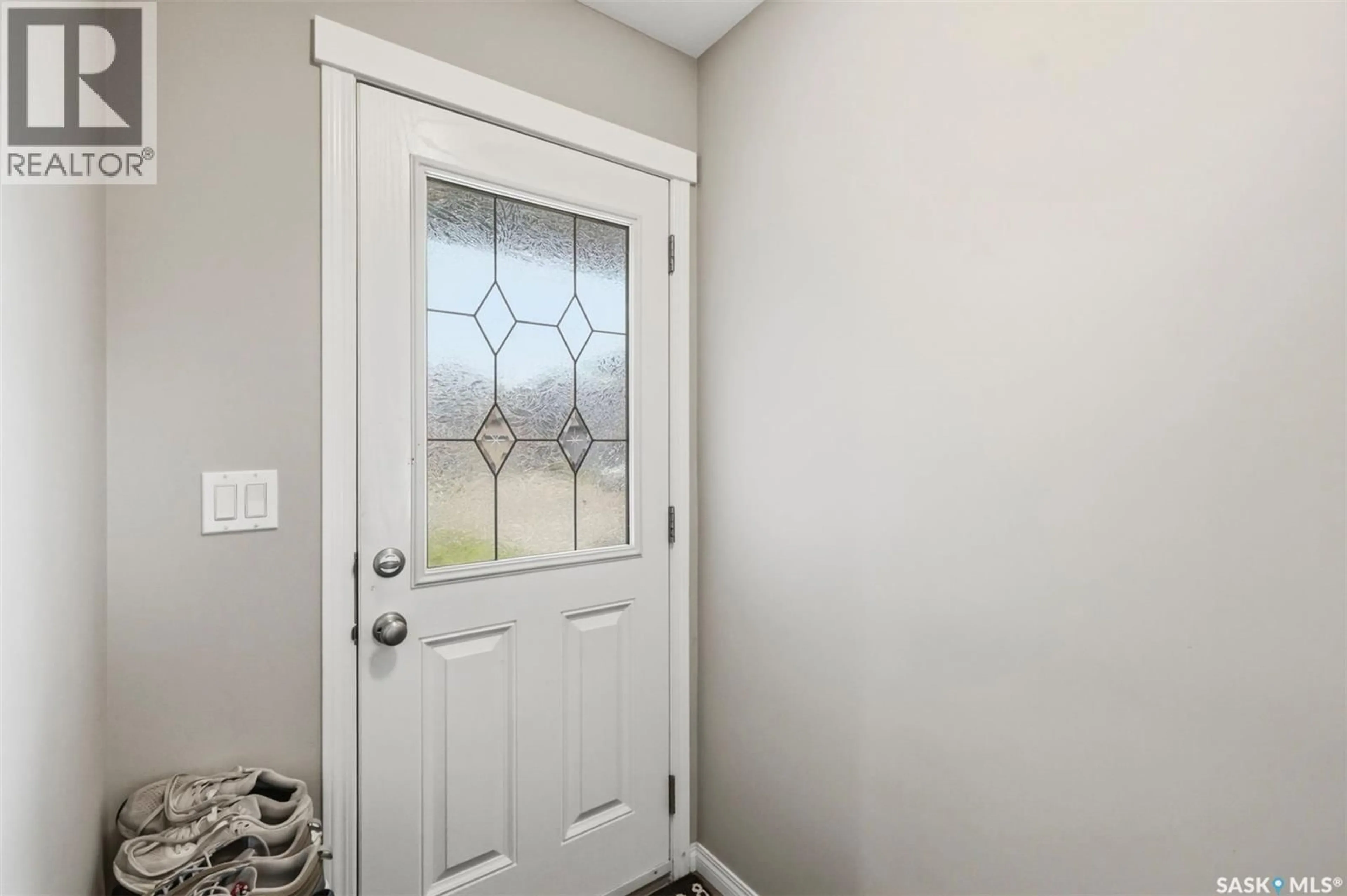Indoor entryway for 150 HENICK CRESCENT, Saskatoon Saskatchewan S7R0J9