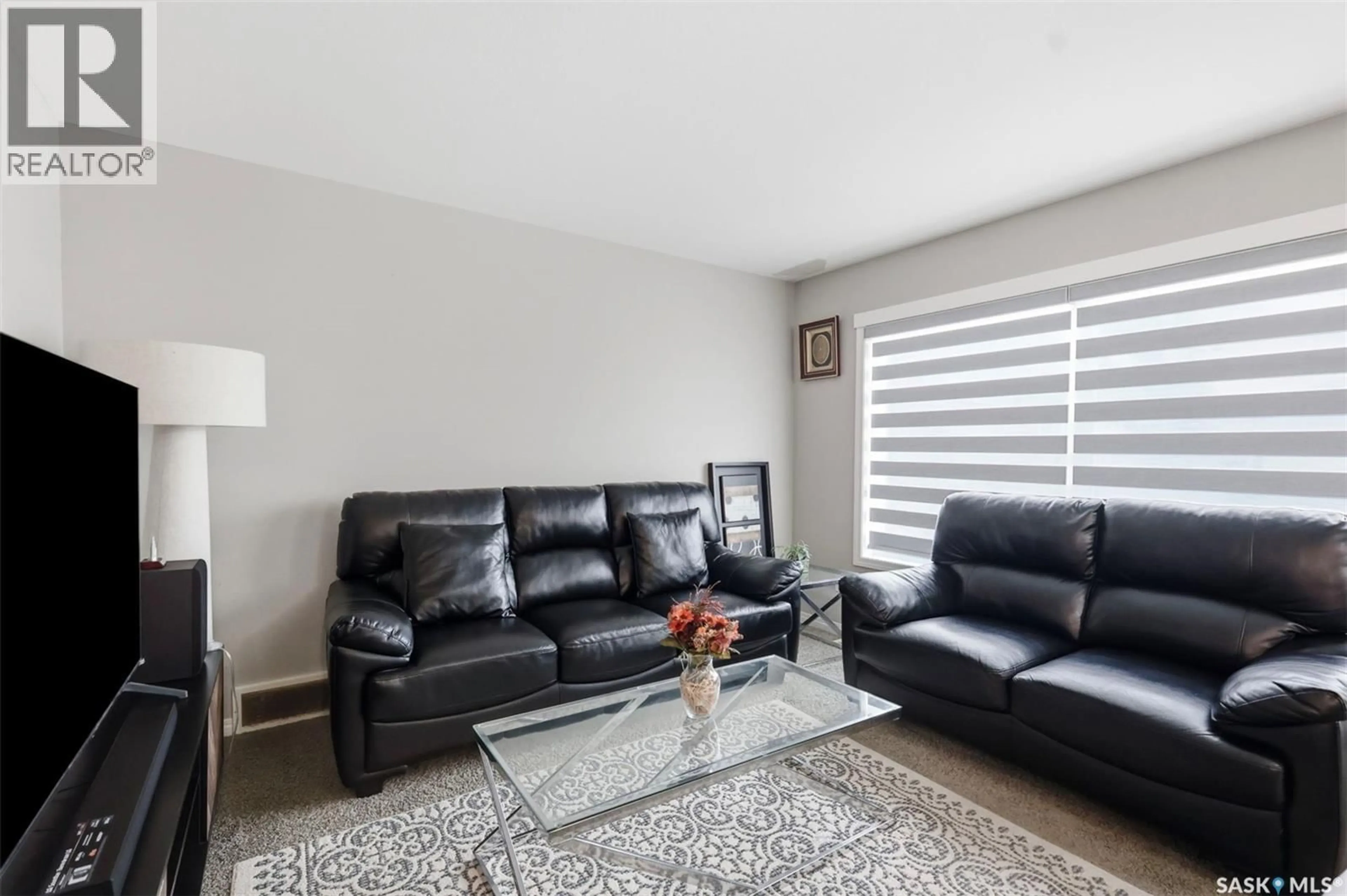 Living room with furniture, unknown for 150 HENICK CRESCENT, Saskatoon Saskatchewan S7R0J9
