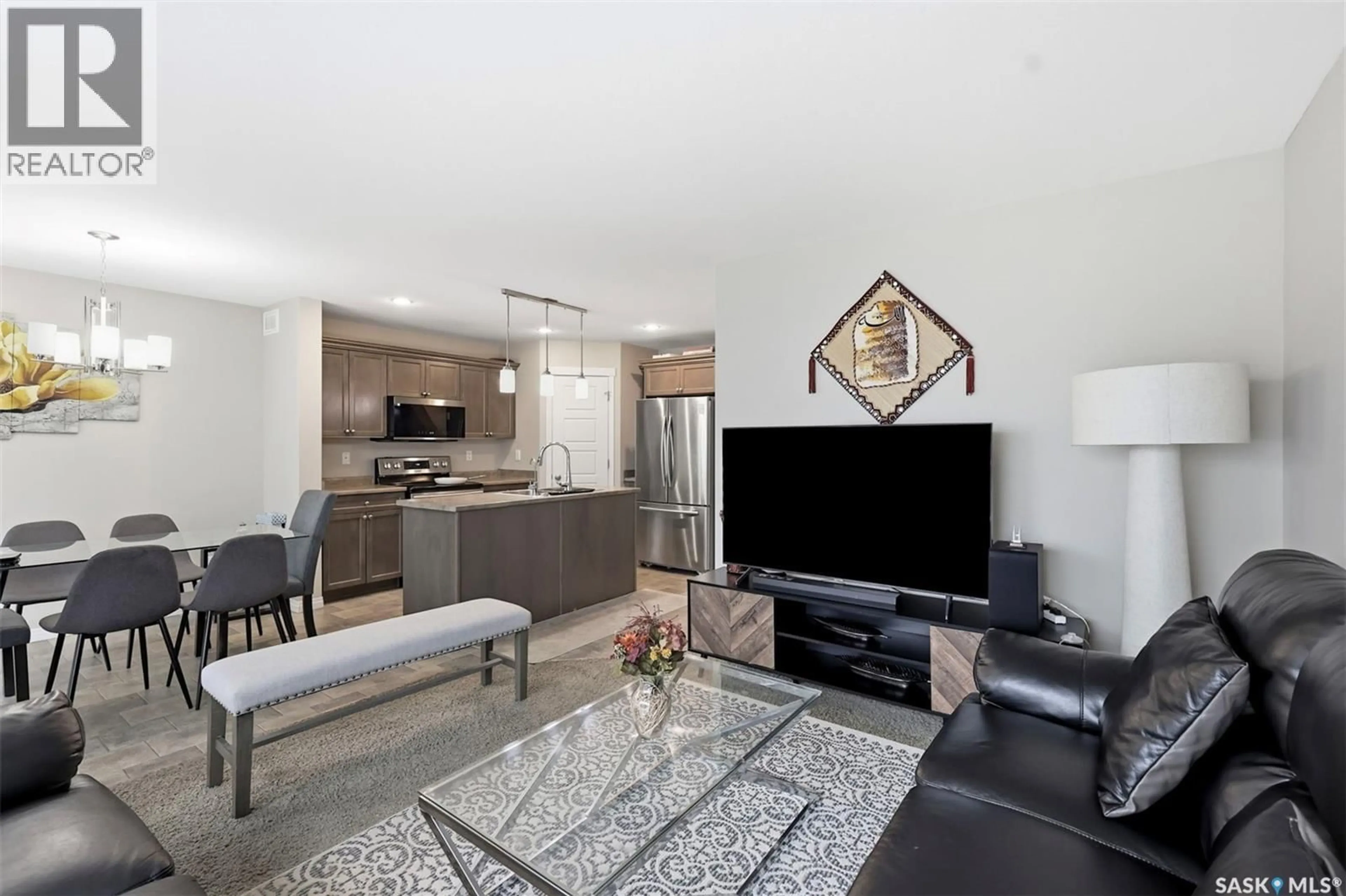 Living room with furniture, unknown for 150 HENICK CRESCENT, Saskatoon Saskatchewan S7R0J9