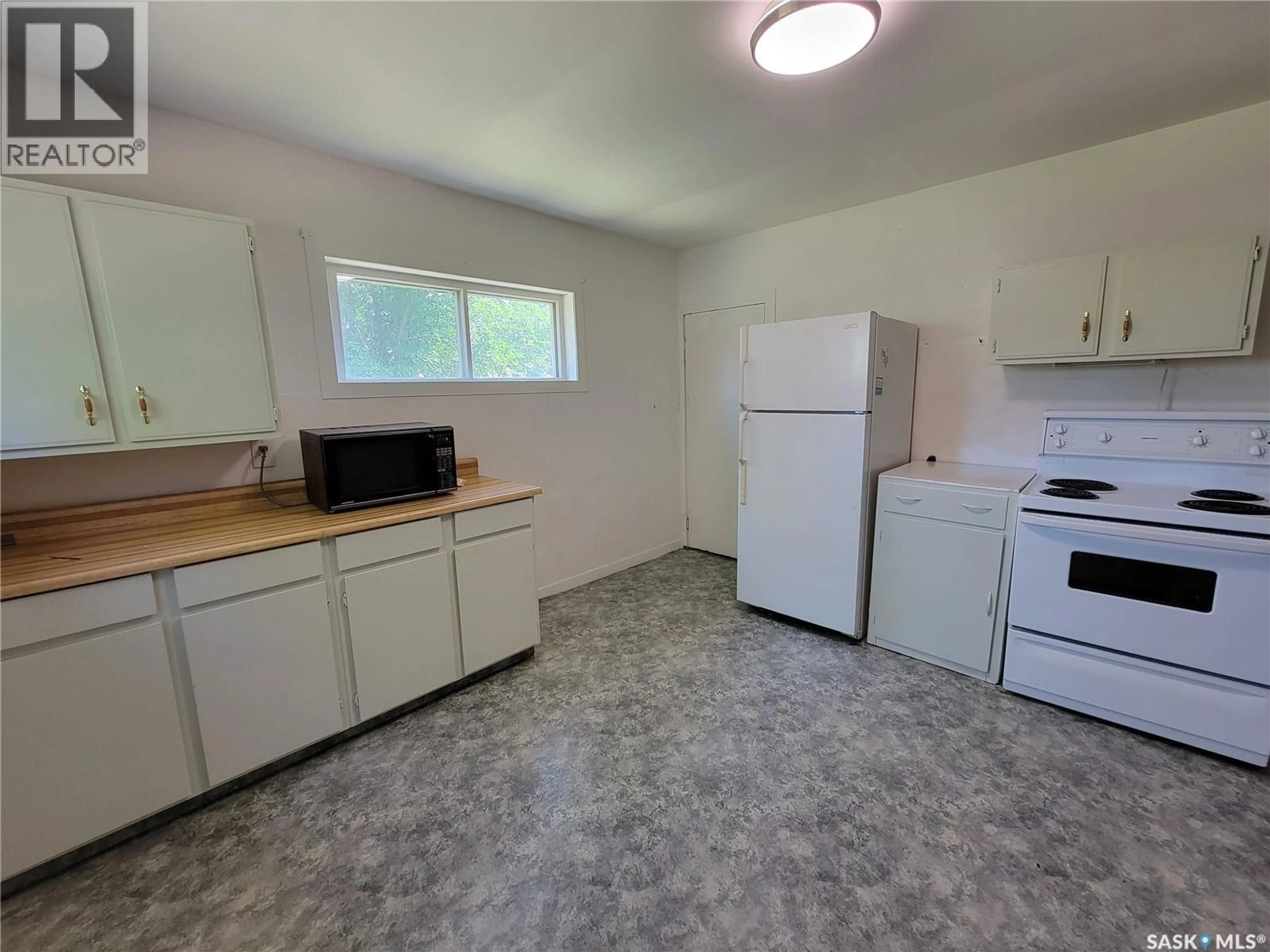 Unknown for 273 1ST AVENUE, Unity Saskatchewan S0K4L0