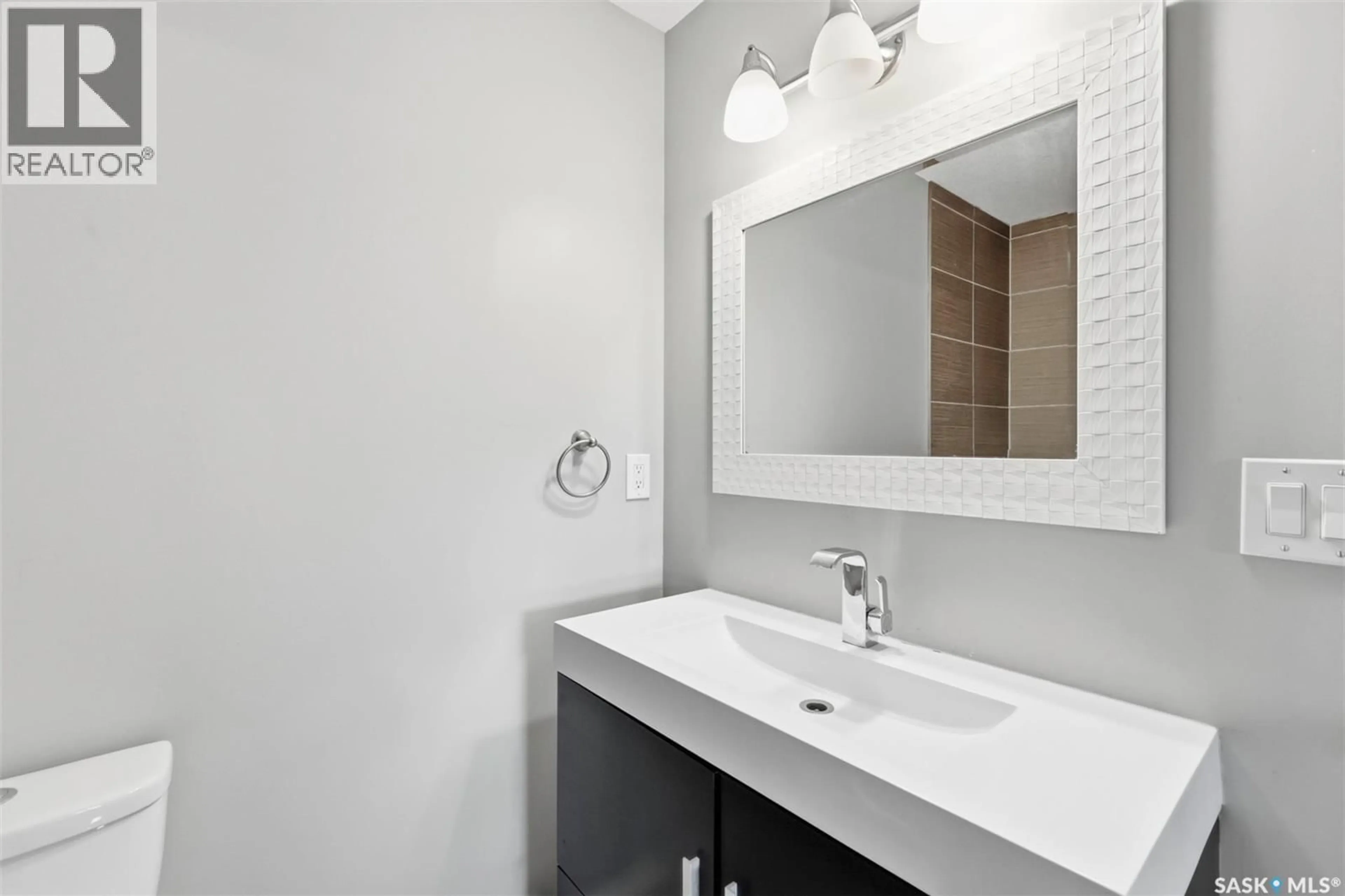 Standard bathroom, ceramic/tile floor for 103 - 8 BERINI DRIVE, Saskatoon Saskatchewan S7N4N2
