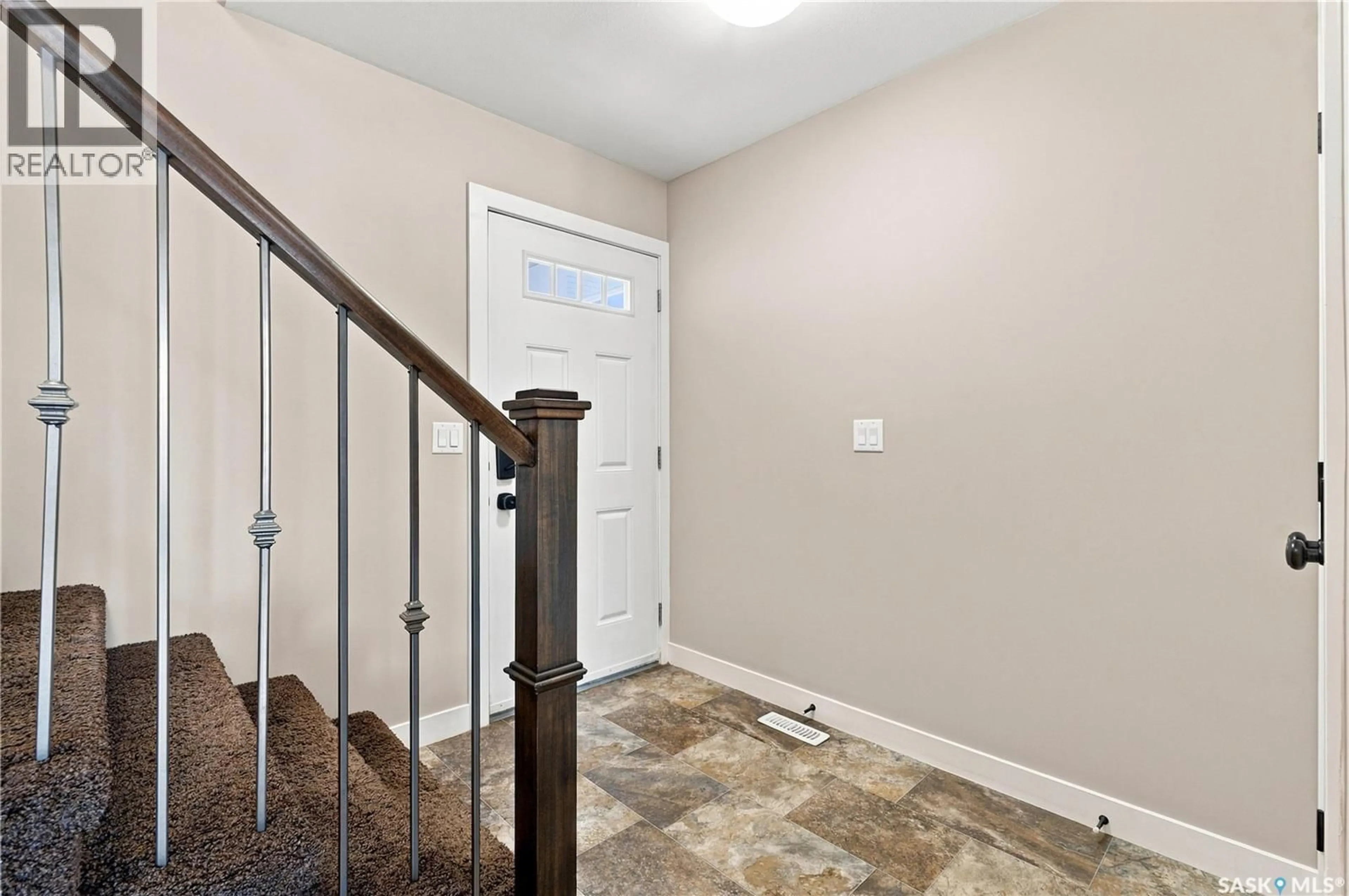 Indoor entryway for 229 WALL STREET, Dalmeny Saskatchewan S0K1E0