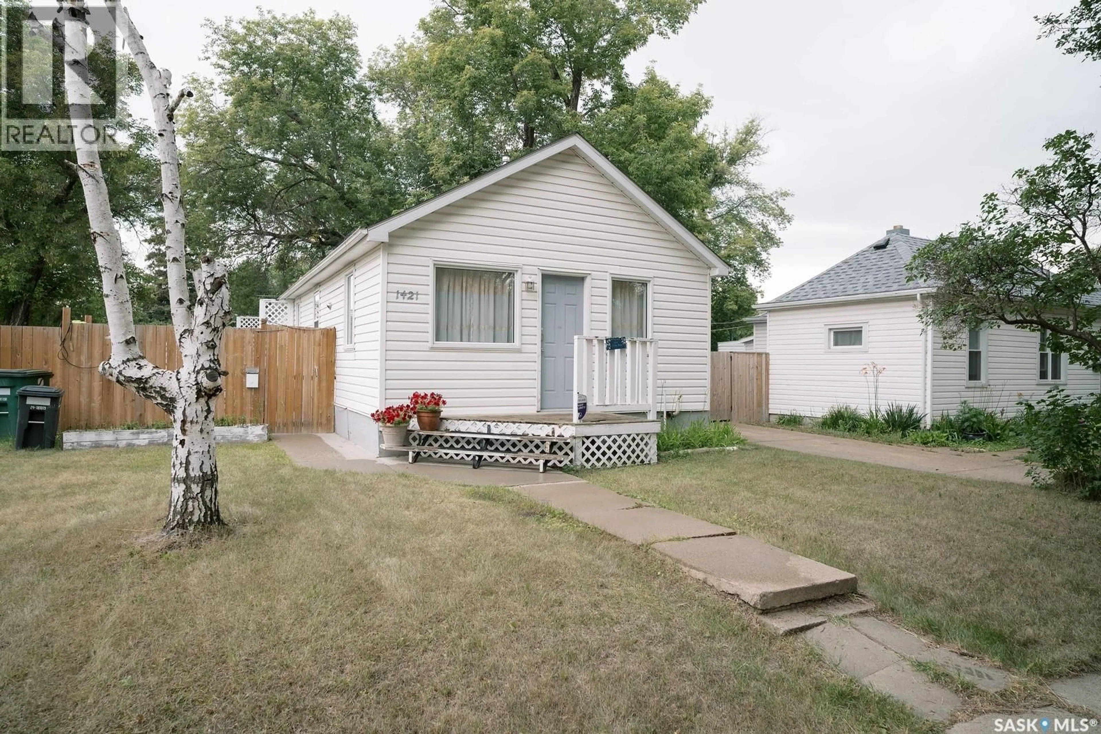 Unknown for 1421 H AVENUE, Saskatoon Saskatchewan S7L2E5