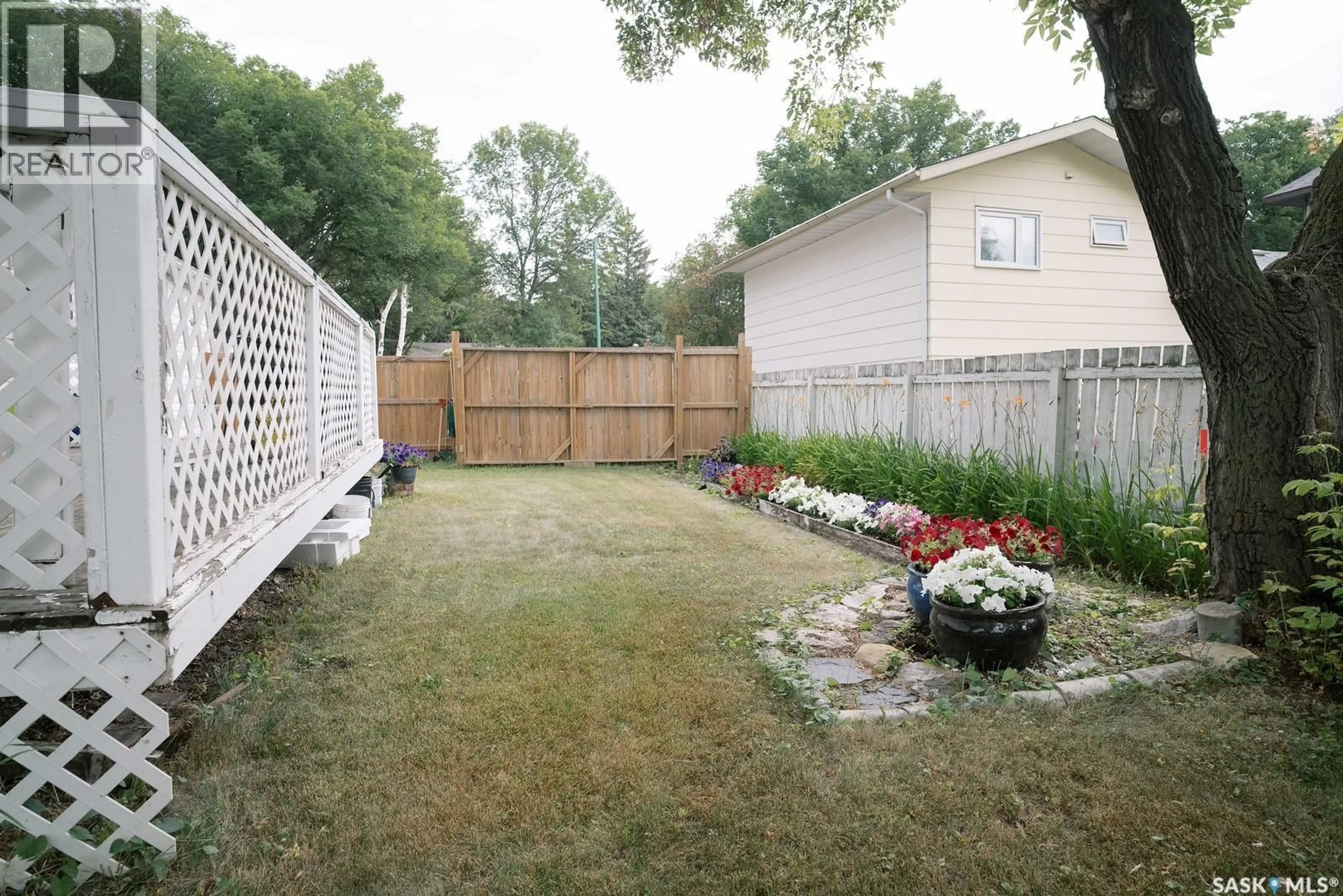 Patio, mountain view for 1421 H AVENUE, Saskatoon Saskatchewan S7L2E5