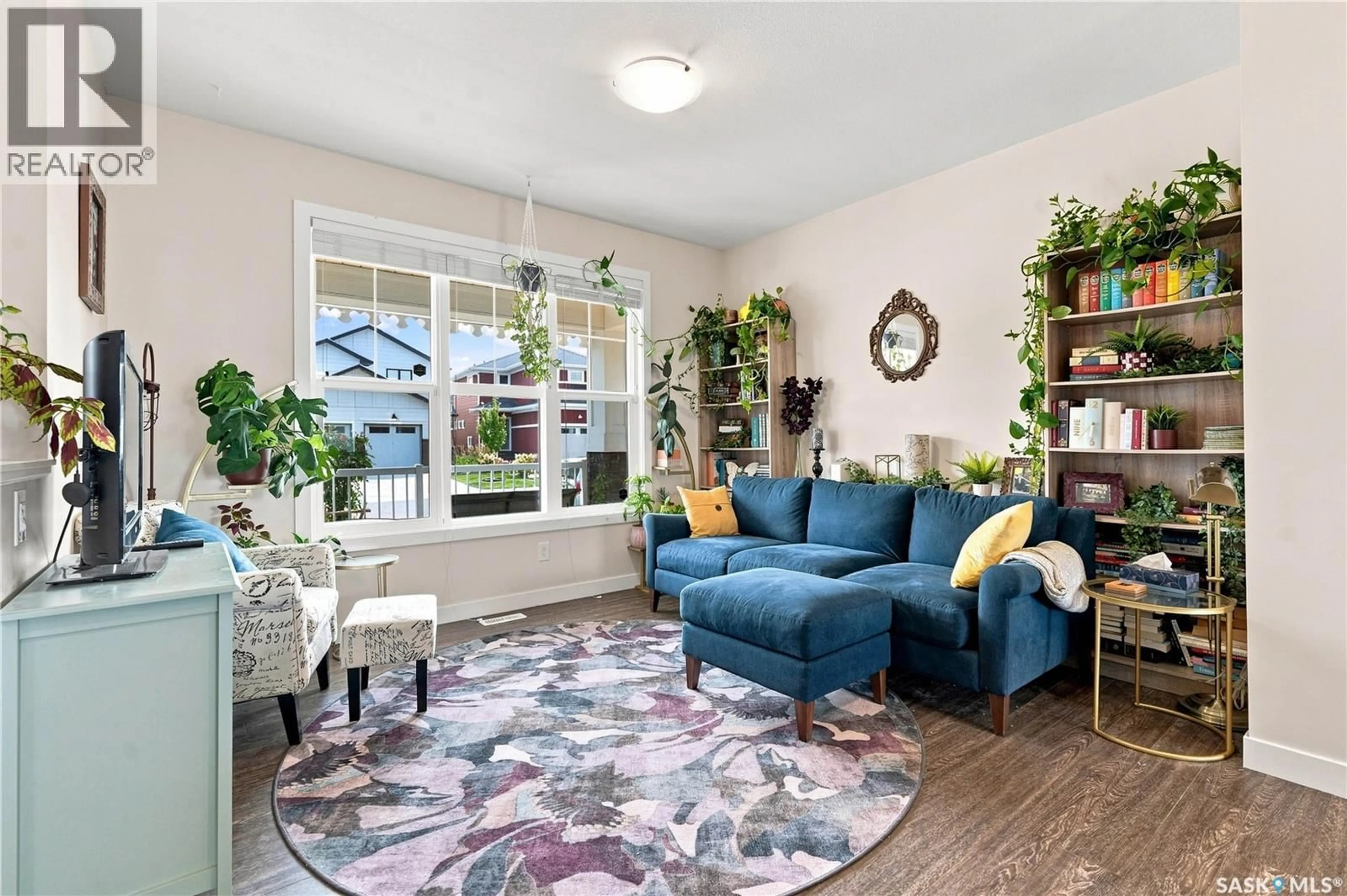 Living room with furniture, unknown for 255 NEWTON LINK, Saskatoon Saskatchewan S7V0M8