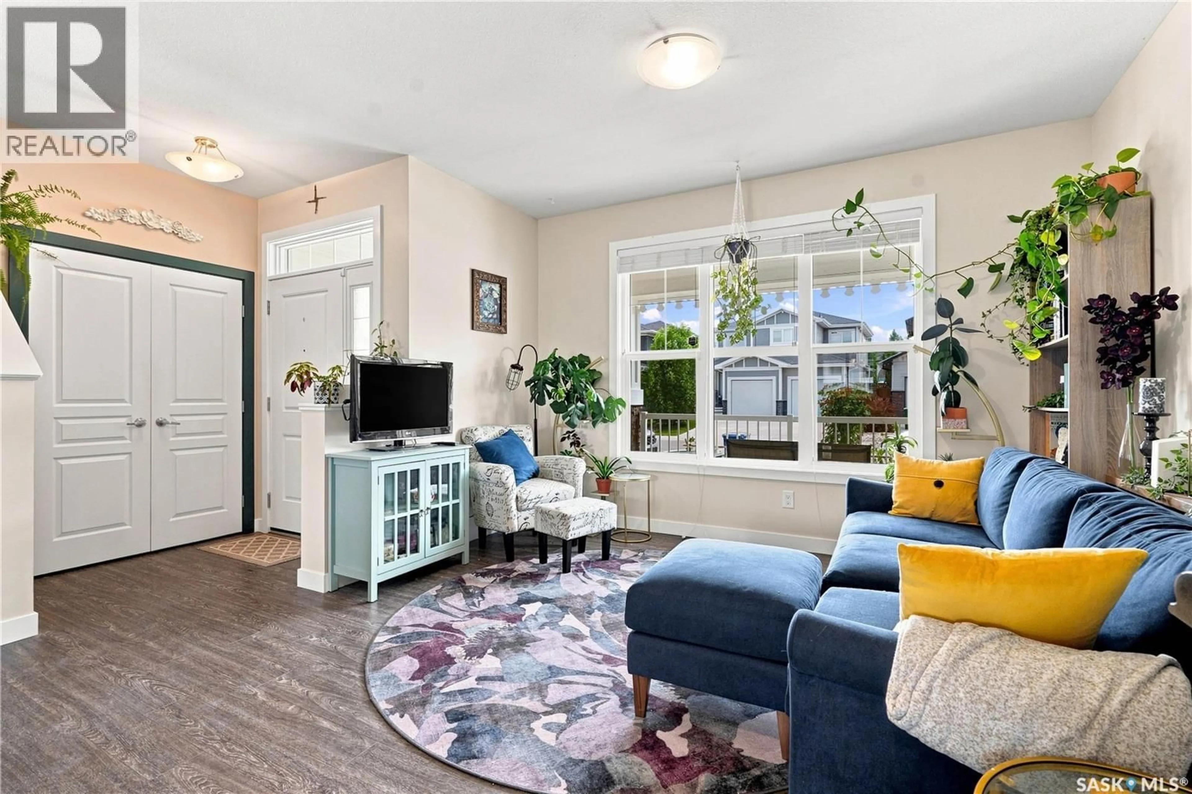 Living room with furniture, unknown for 255 NEWTON LINK, Saskatoon Saskatchewan S7V0M8