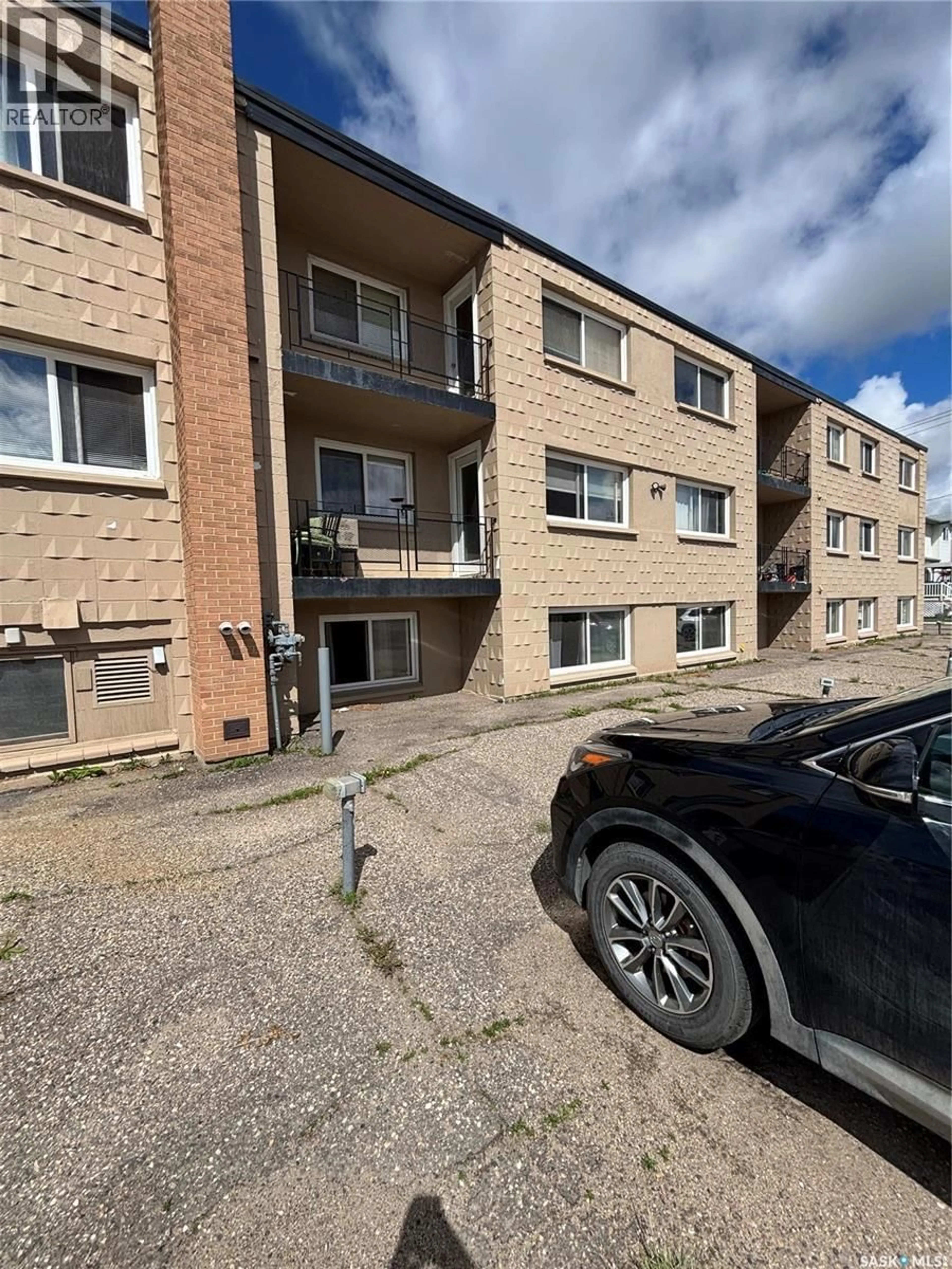 A pic from outside/outdoor area/front of a property/back of a property/a pic from drone, unknown for 5th N - 1 2620 AVENUE, Regina Saskatchewan S4R5E5