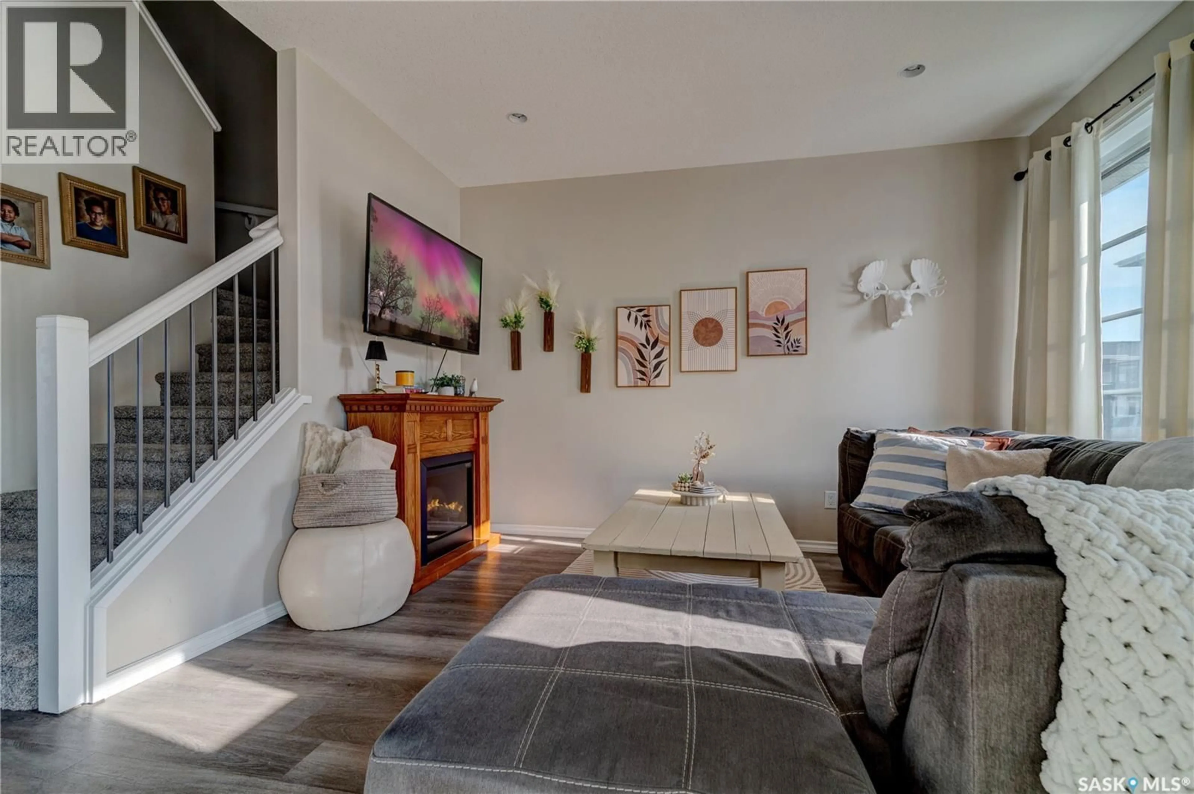Living room with furniture, unknown for 137 3229 ELGAARD DRIVE, Regina Saskatchewan S4X0L2