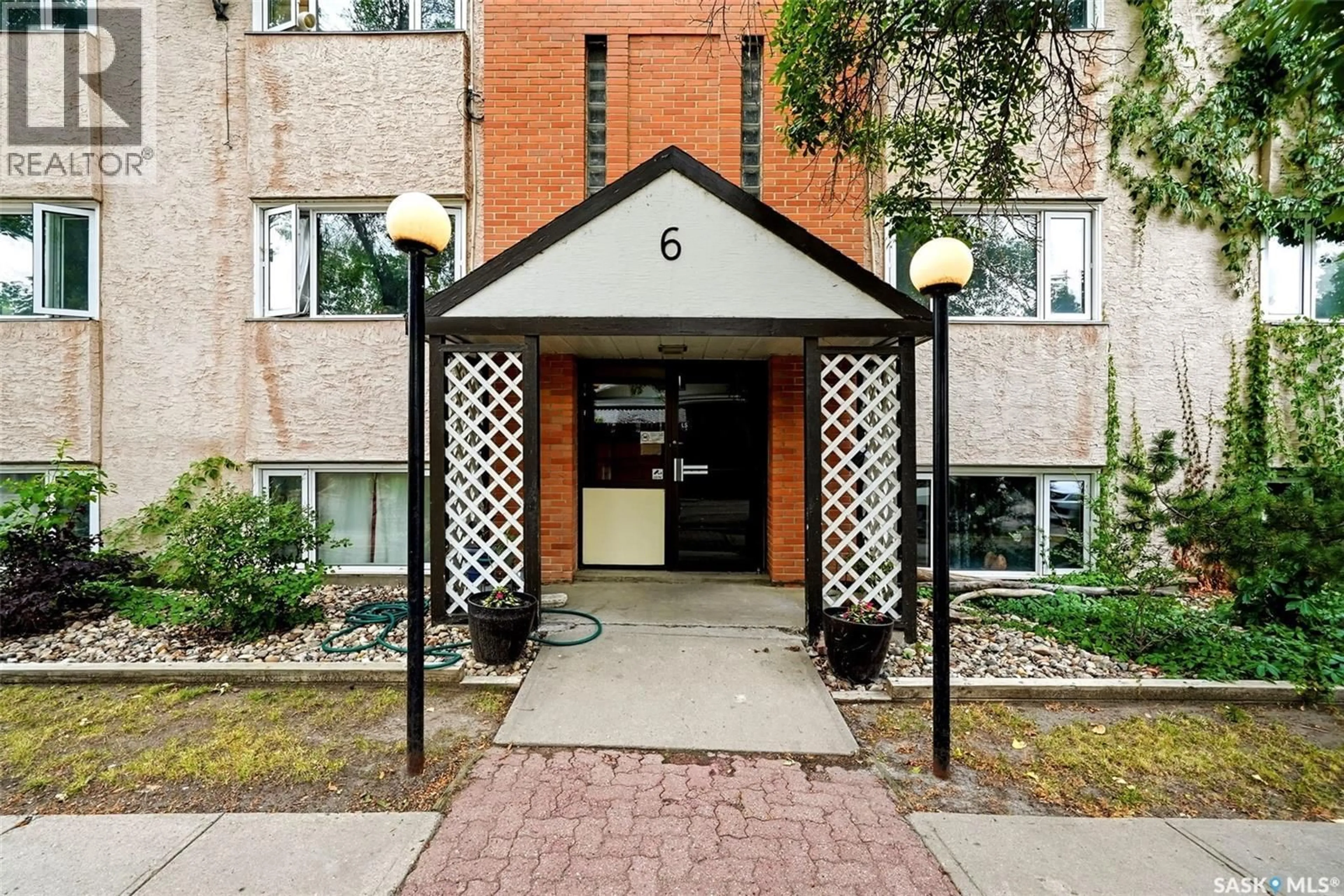 Unknown for 4 NEILL PLACE, Regina Saskatchewan S4N2V4