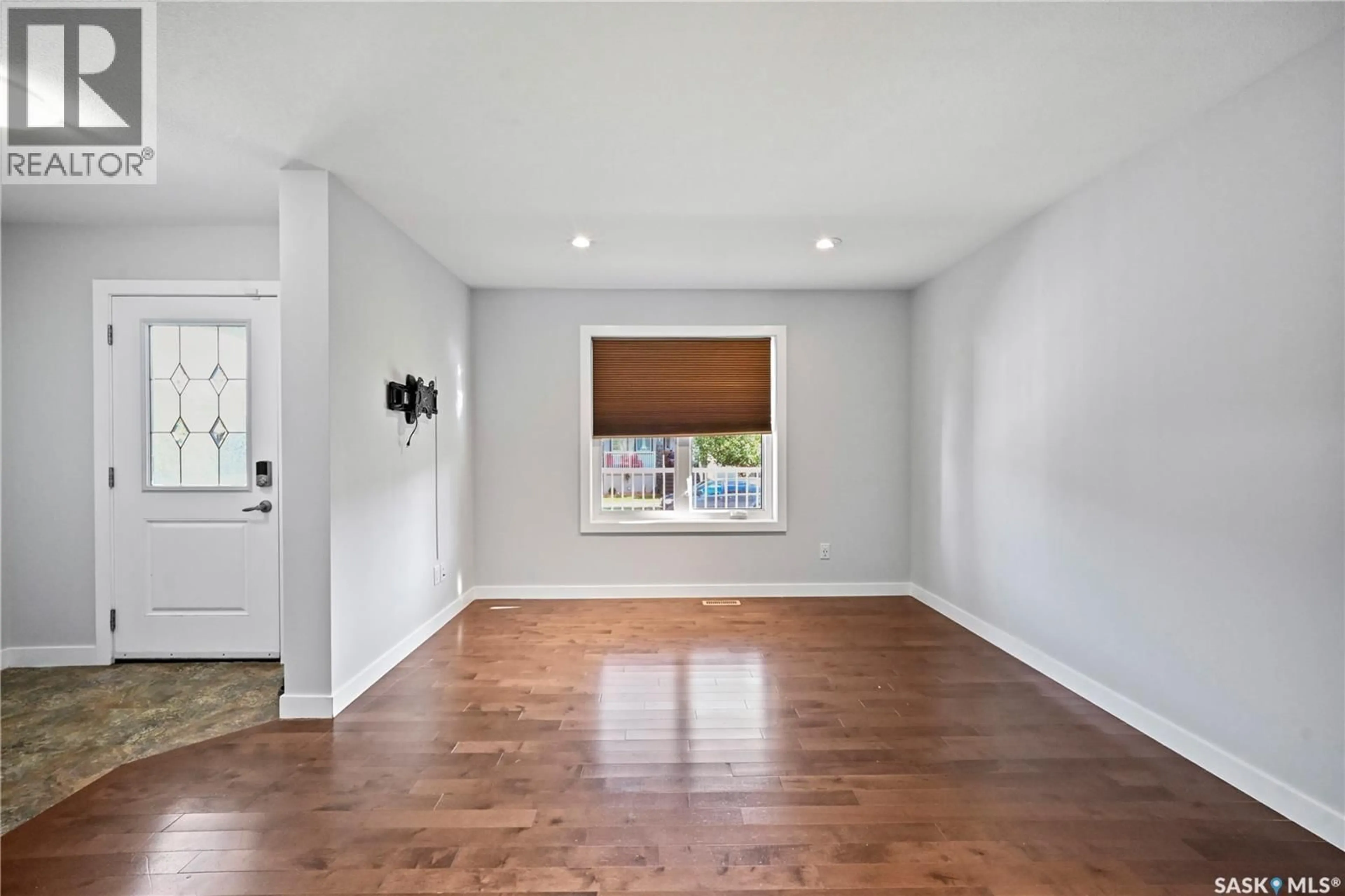 Unknown for 5234 CAMPLING AVENUE, Regina Saskatchewan S4W0L8