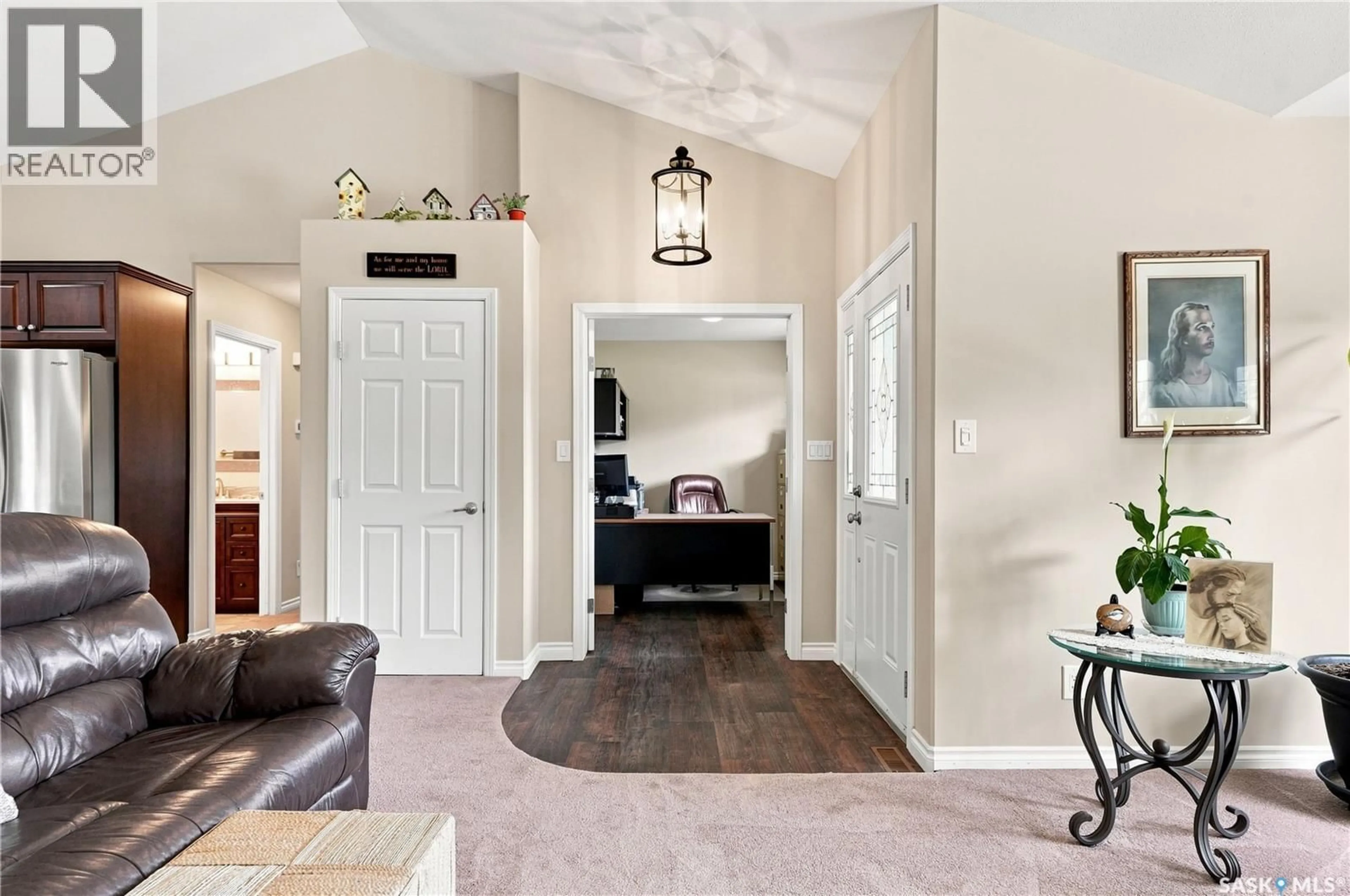 Indoor entryway for 374 TWP RD, Corman Park Rm No. 344 Saskatchewan S7K3J5