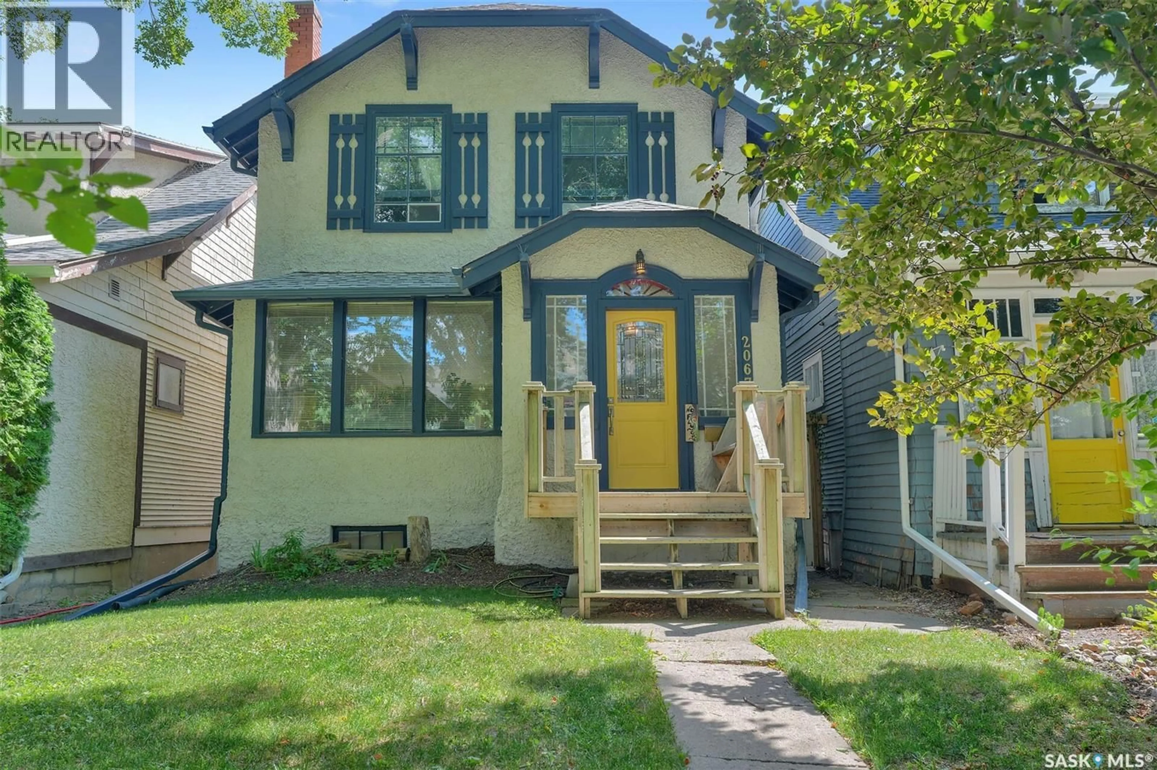 Home with vinyl exterior material, street for 2067 MONTAGUE STREET, Regina Saskatchewan S4T3J7