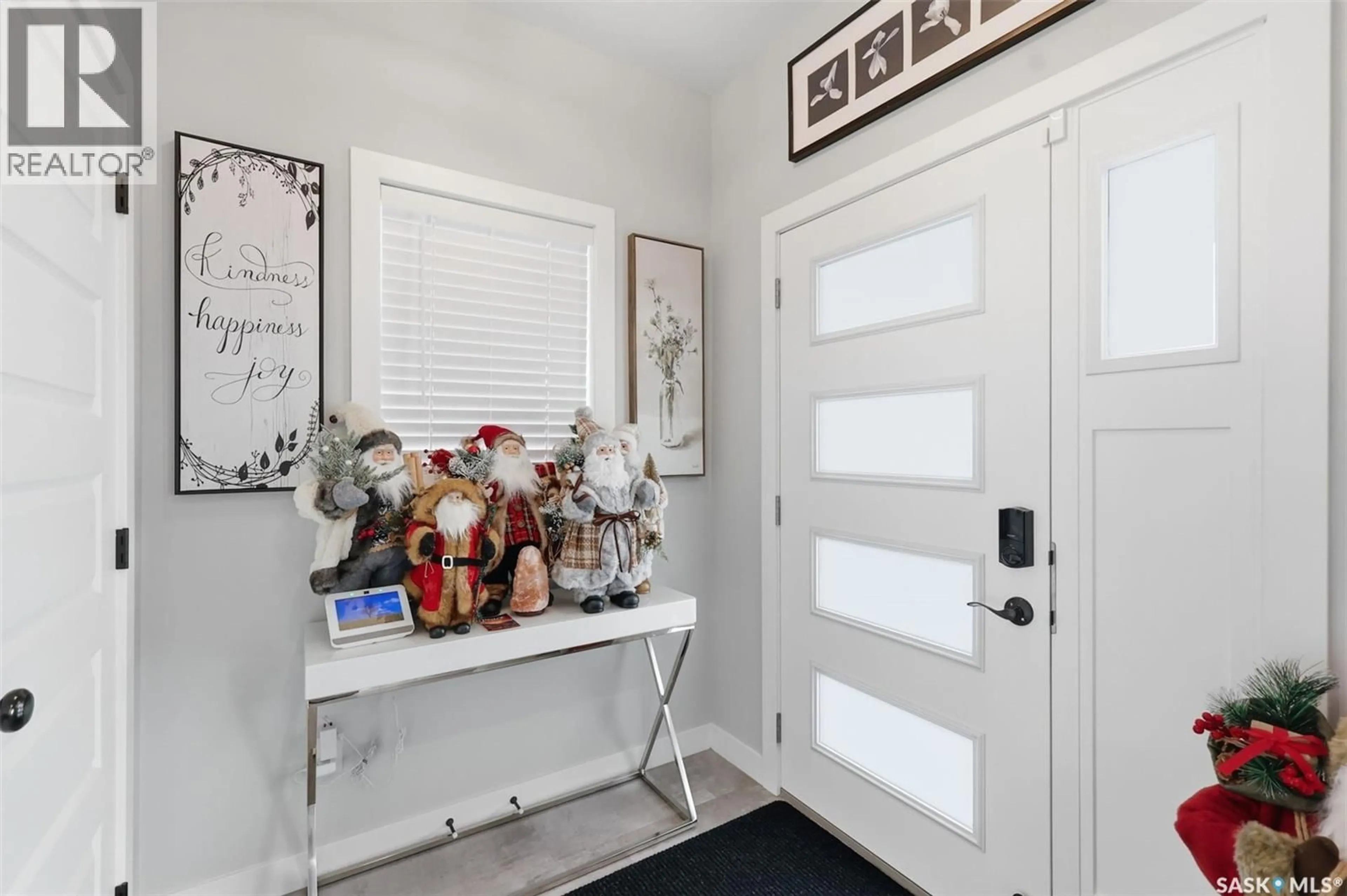 Indoor entryway for 258 BRIGHTON BOULEVARD, Saskatoon Saskatchewan S7V0V8