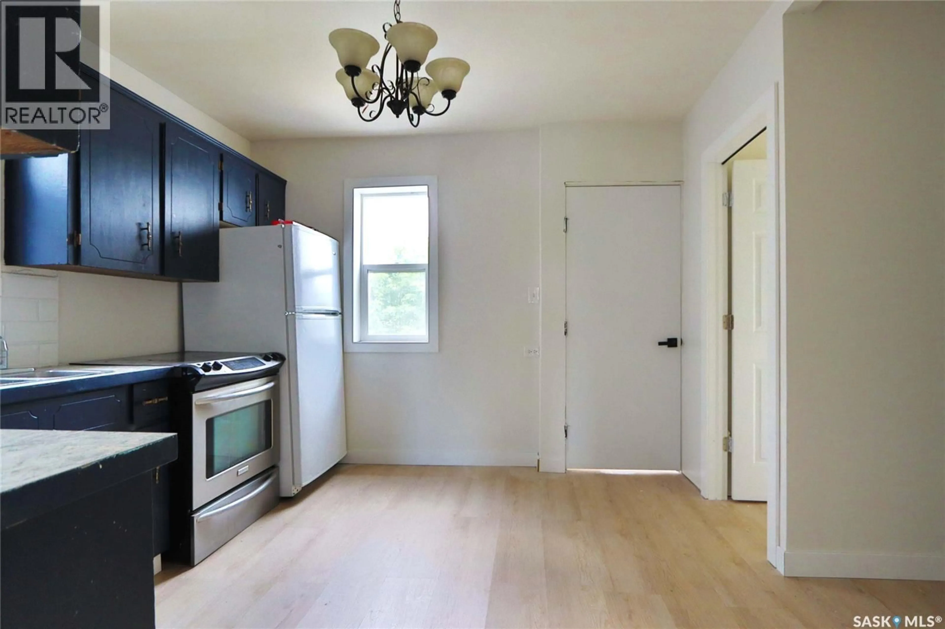 Standard kitchen, unknown for 1750 WALLACE STREET, Regina Saskatchewan S4N3Z6