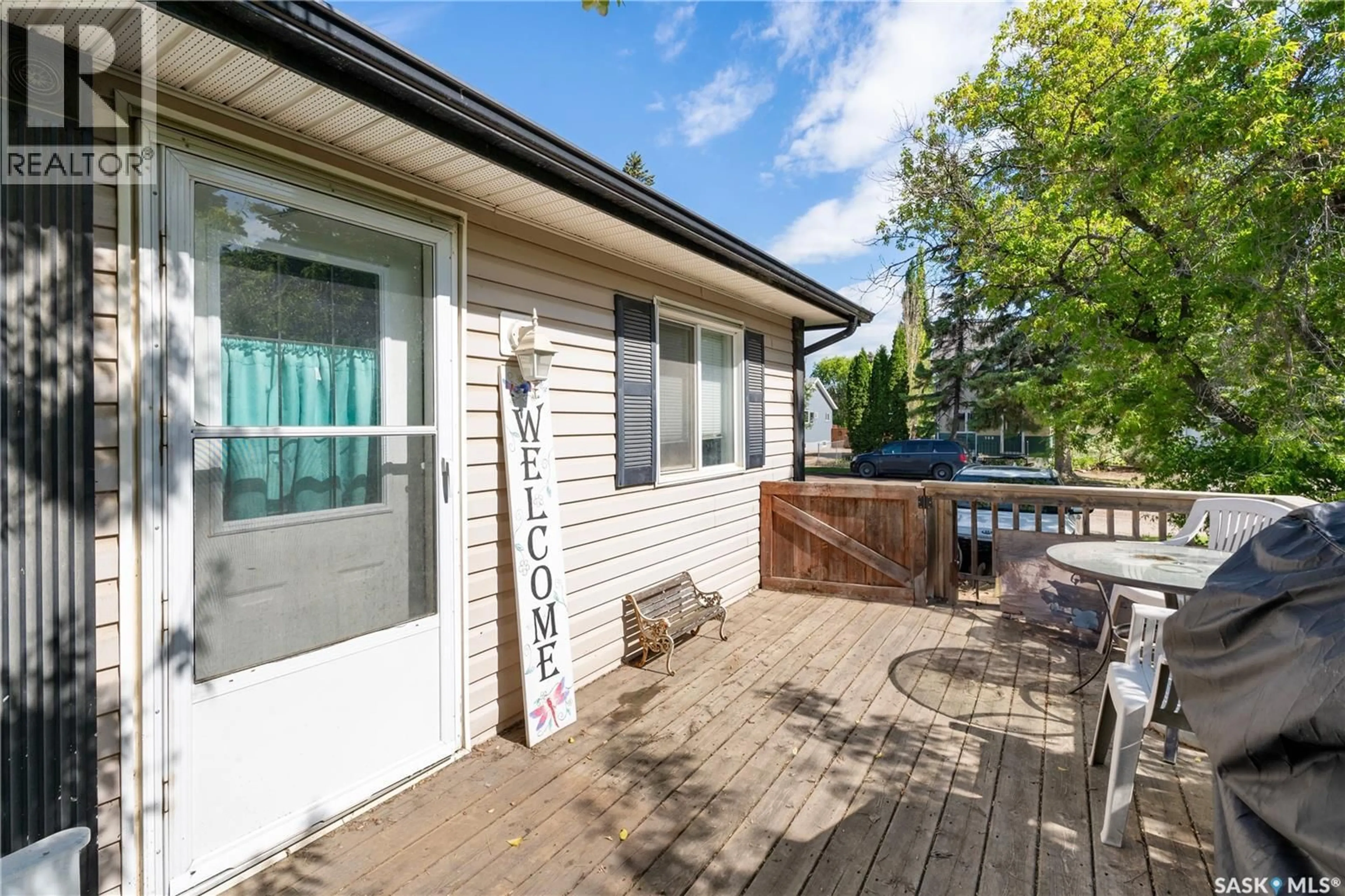 Patio, unknown for 309 BURROWS AVENUE, Melfort Saskatchewan S0E1A0