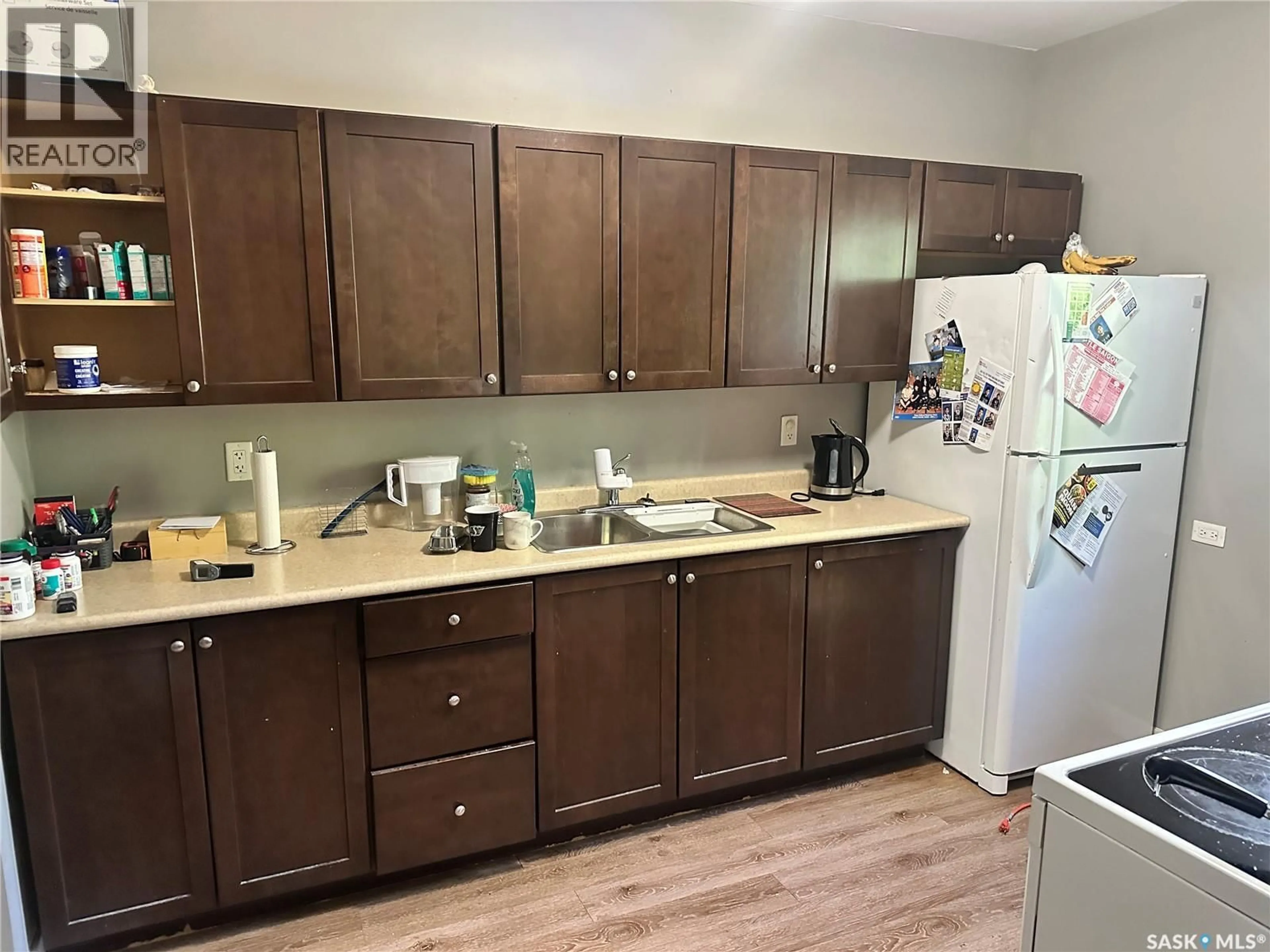 Standard kitchen, wood/laminate floor for 1420 WASCANA STREET, Regina Saskatchewan S4T4J5